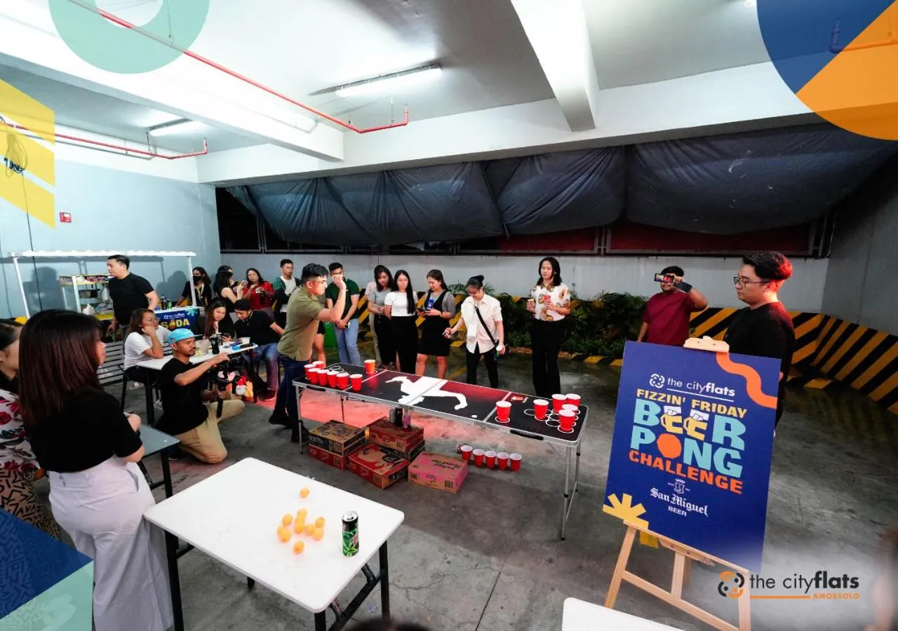 People in The City Flats Amorsolo