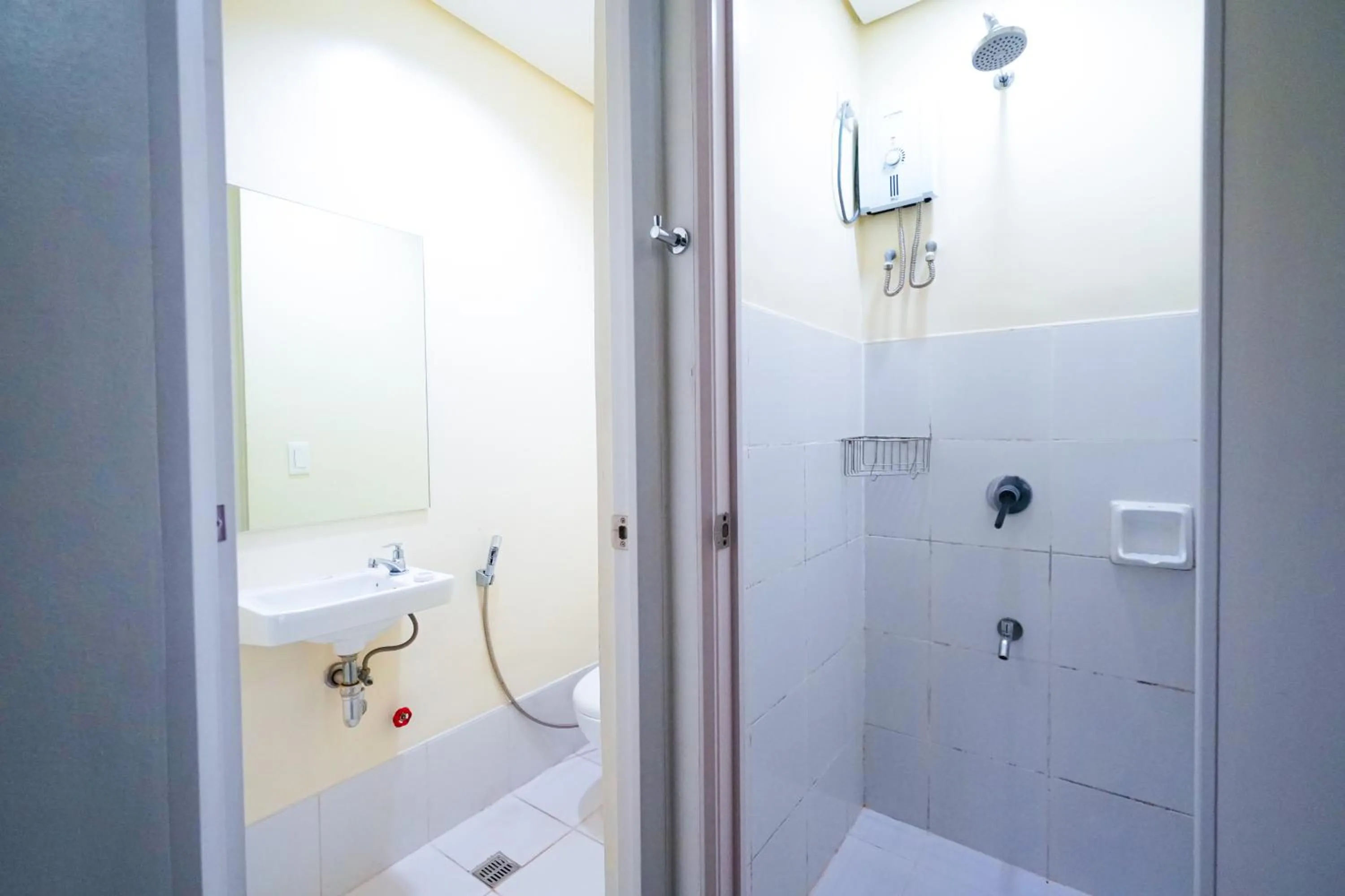 The City Flats Amorsolo