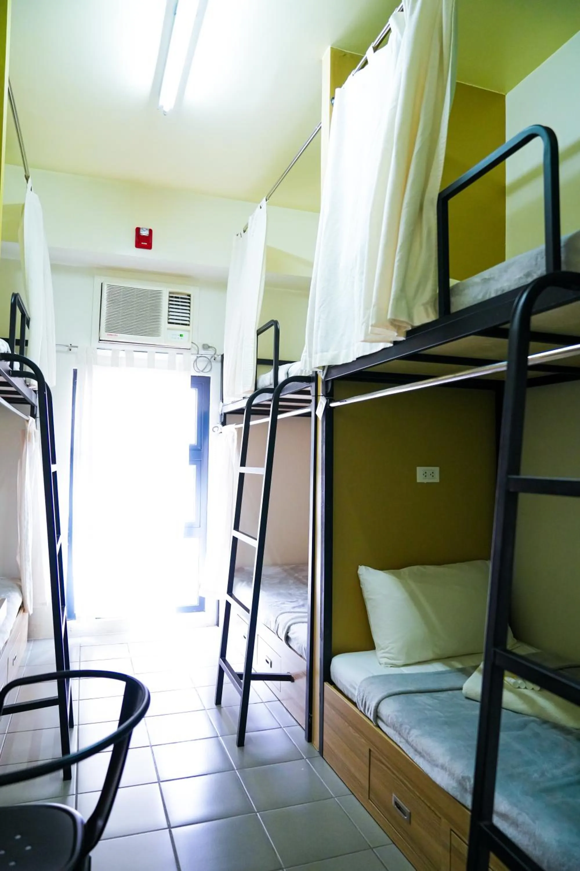 Bed in The City Flats Amorsolo