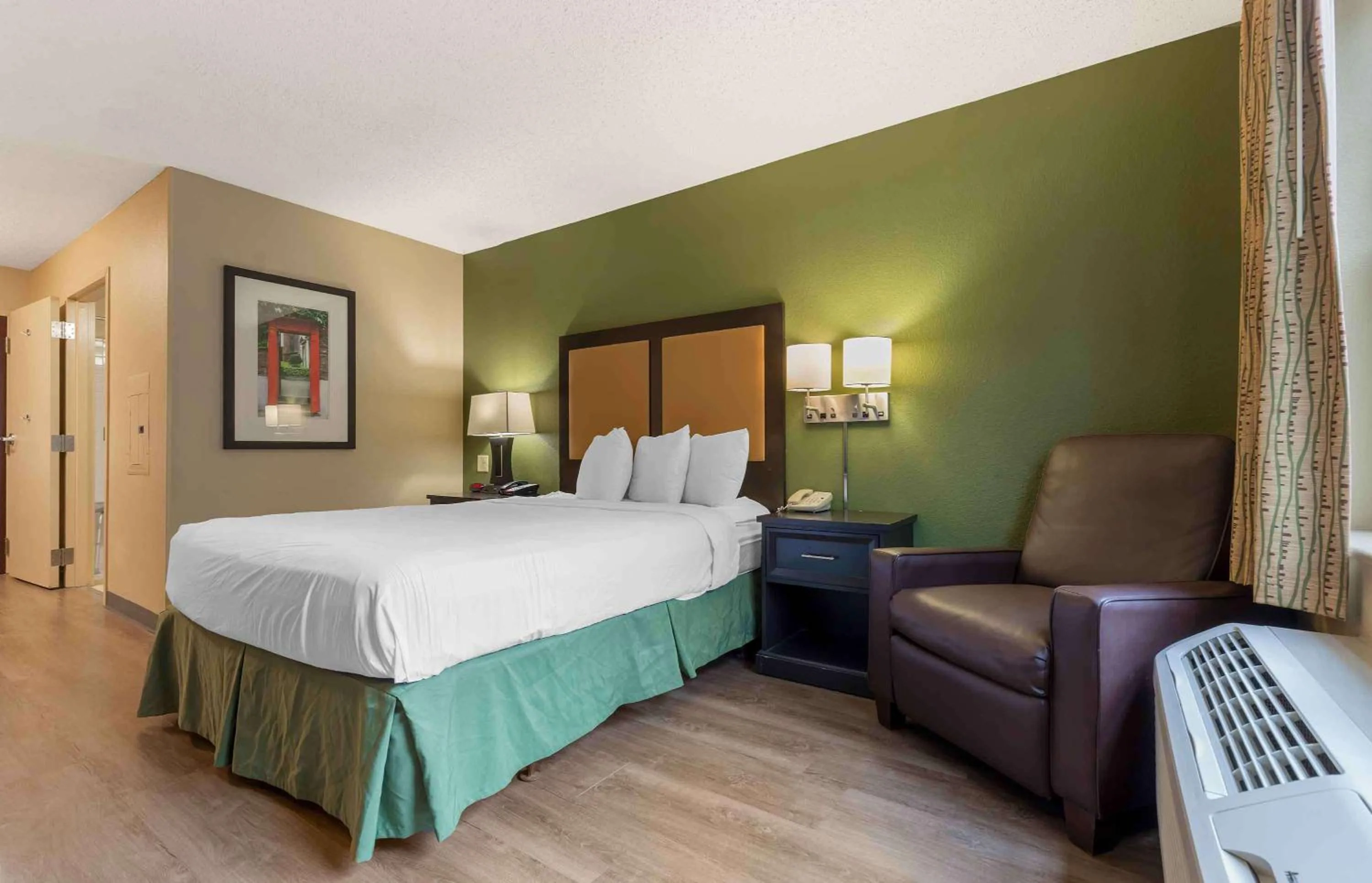 Bedroom, Bed in Extended Stay America Select Suites - Austin - Northwest - Lakeline Mall
