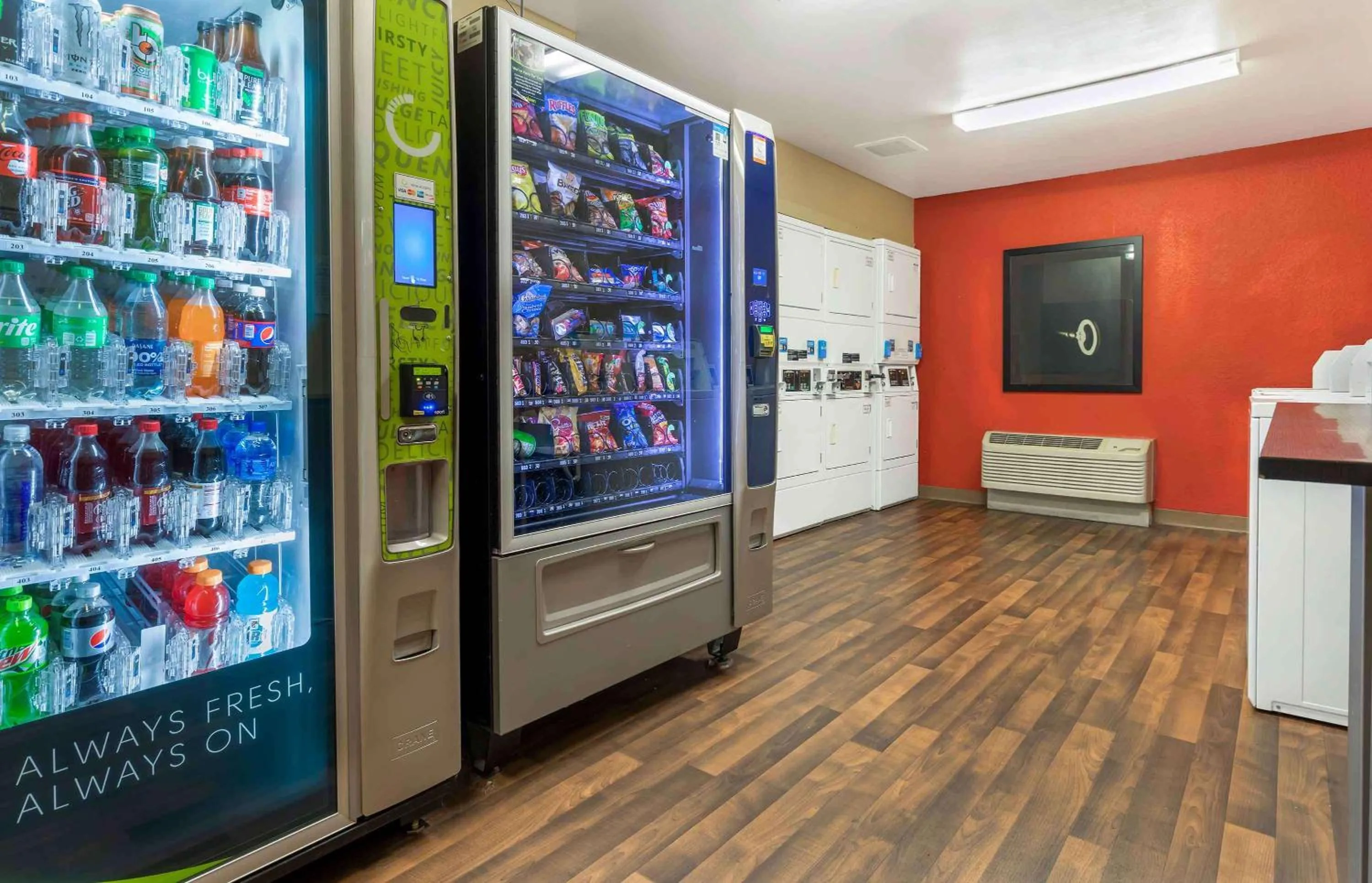 Property building in Extended Stay America Select Suites - Austin - Northwest - Lakeline Mall