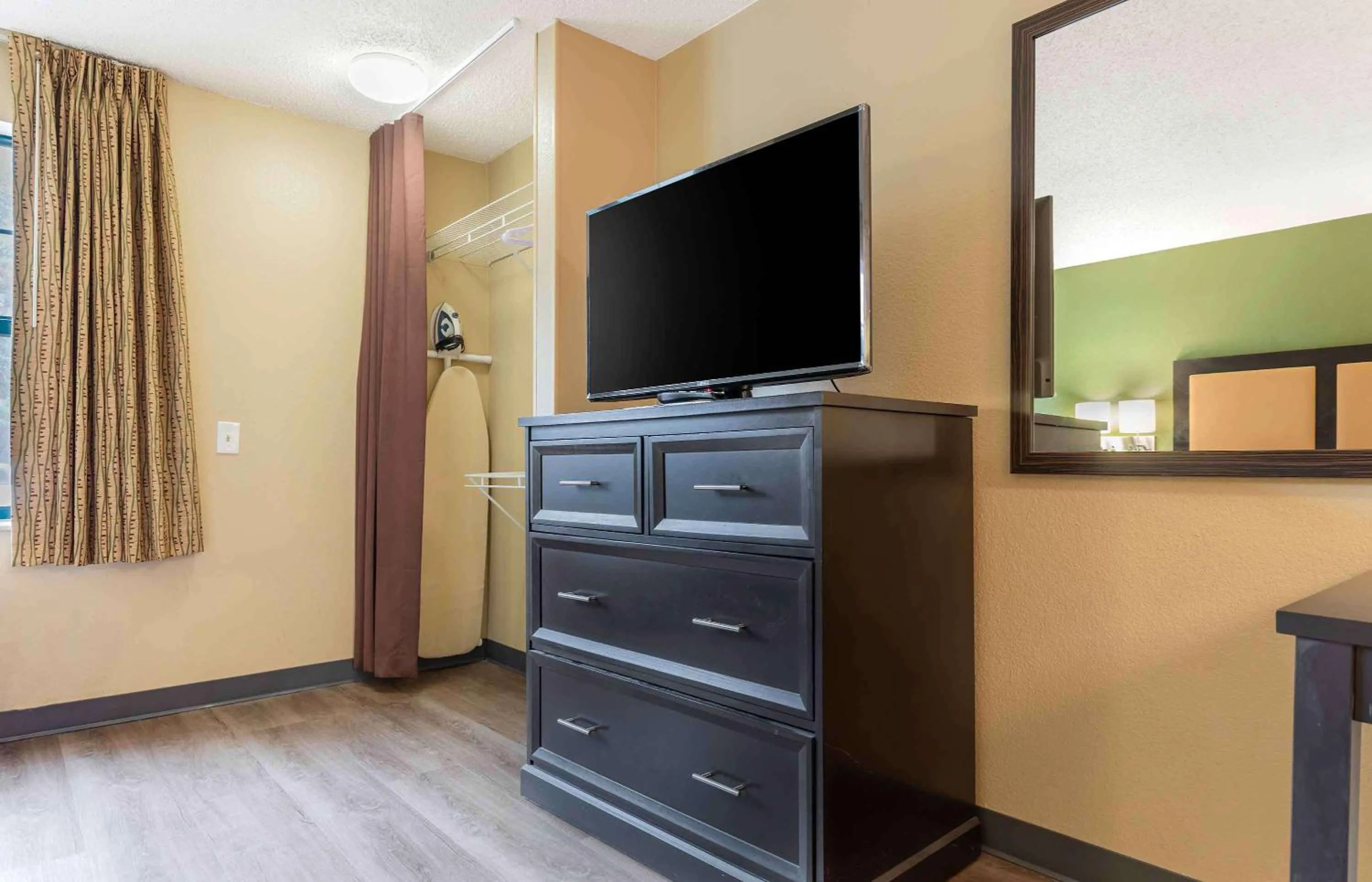 Bedroom in Extended Stay America Select Suites - Austin - Northwest - Lakeline Mall