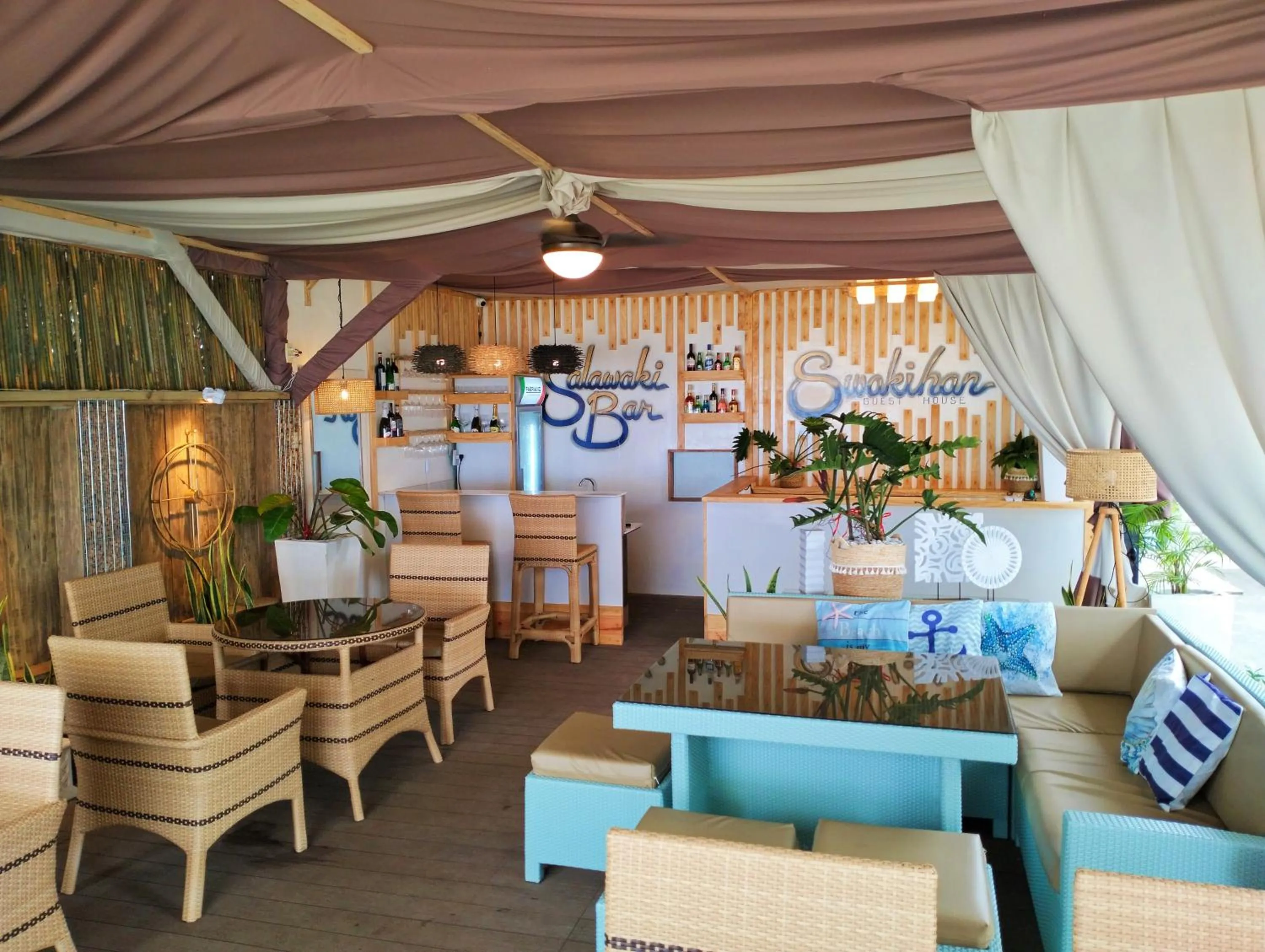 Restaurant/places to eat in Swakihan Guest House