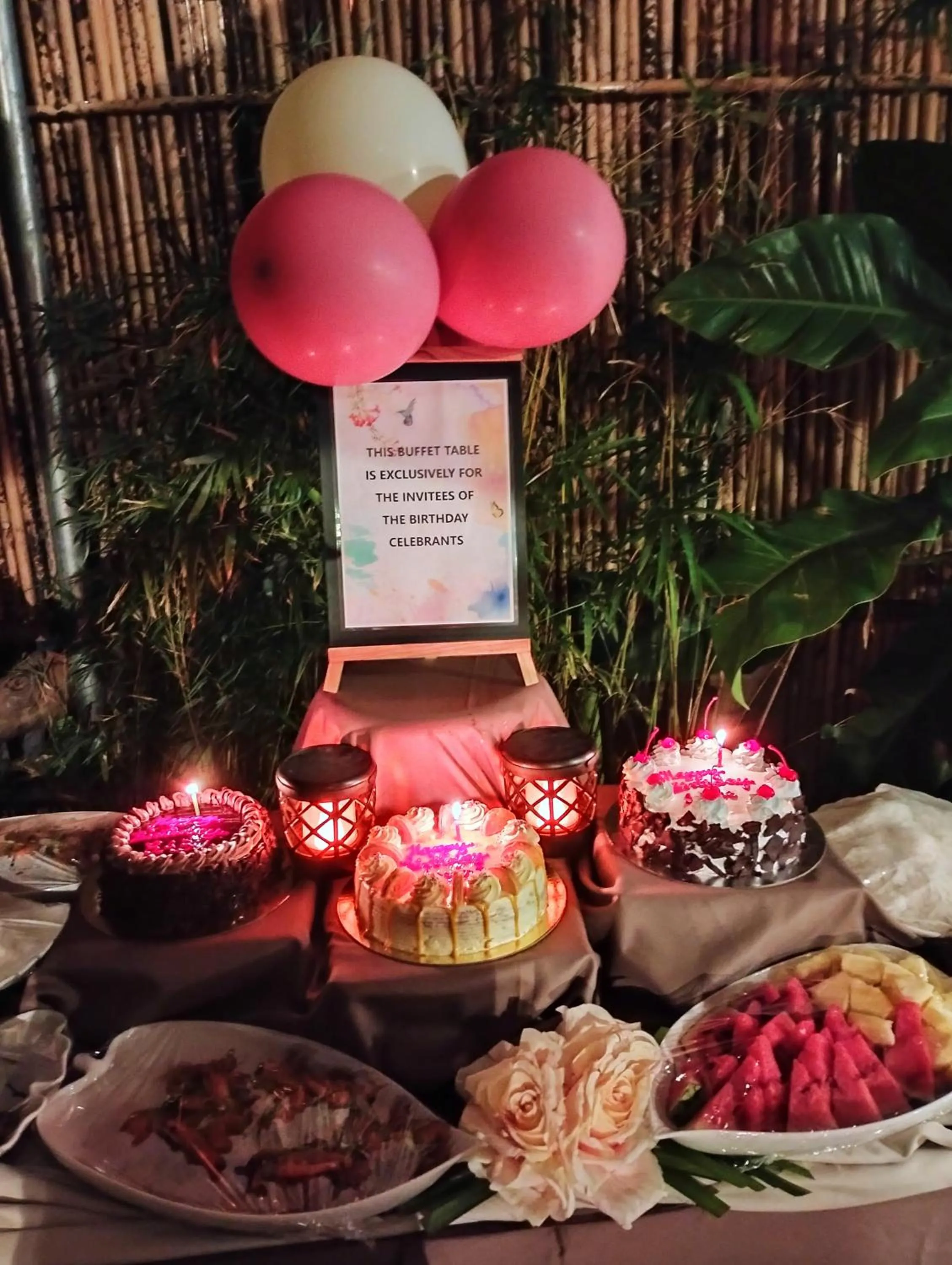 Restaurant/places to eat in Swakihan Guest House