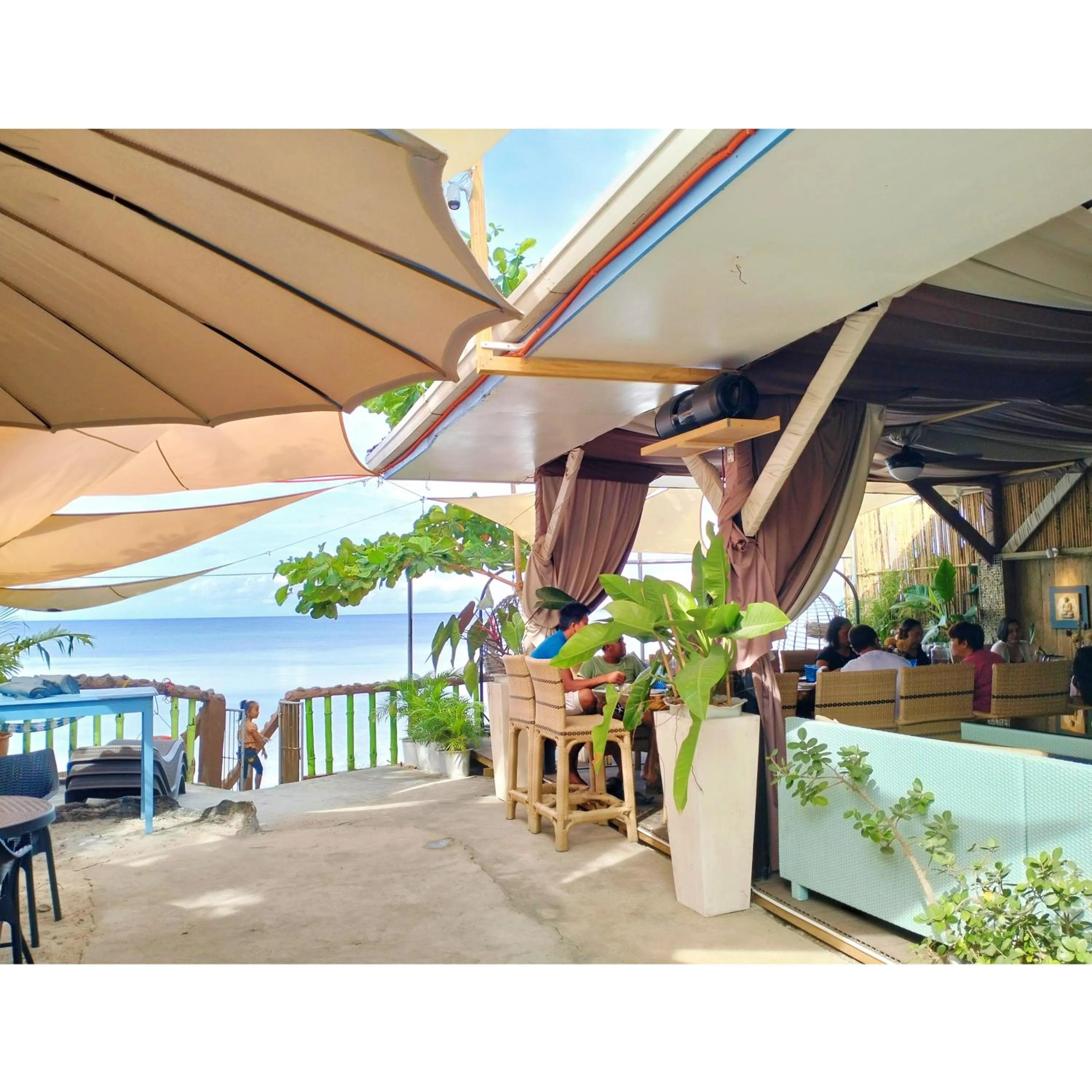 Restaurant/places to eat in Swakihan Guest House