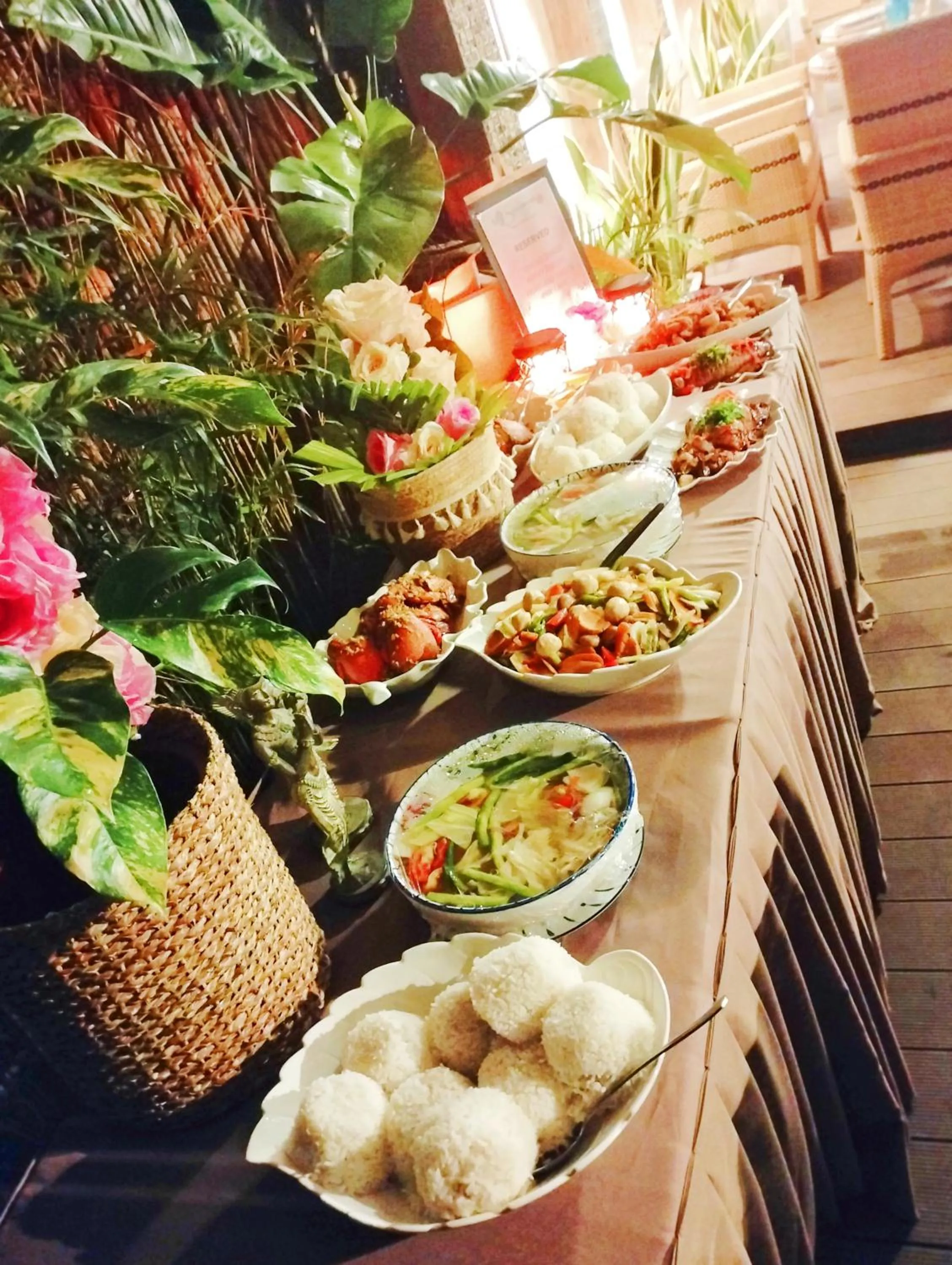 Restaurant/places to eat in Swakihan Guest House