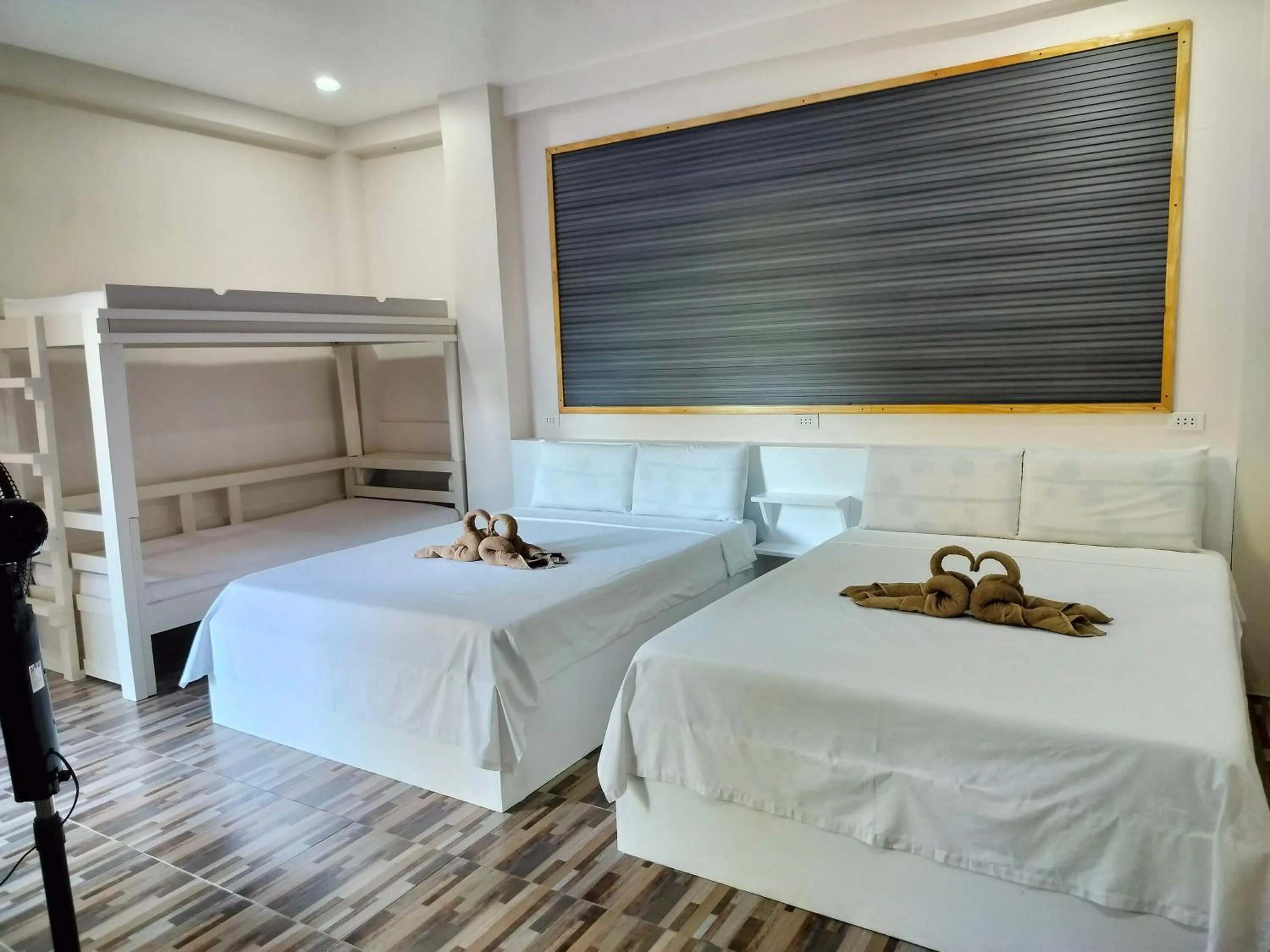 Shower, Bed in Swakihan Guest House