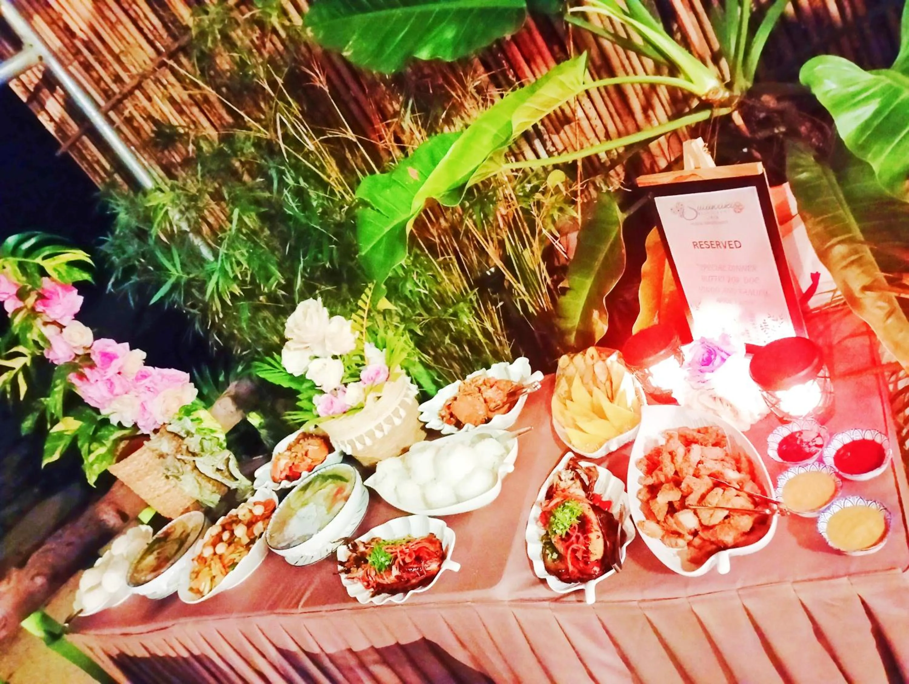 Restaurant/places to eat in Swakihan Guest House