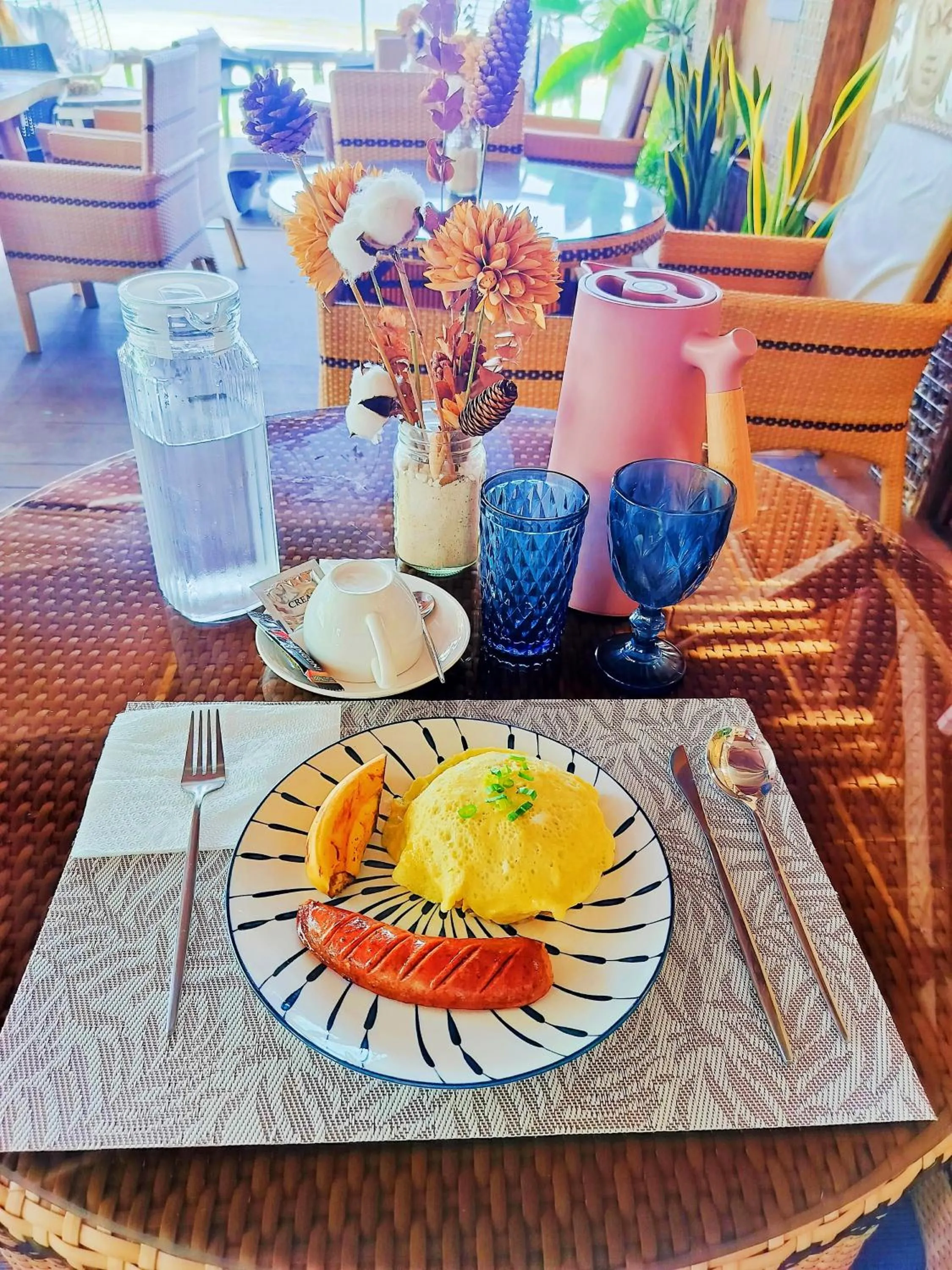 Restaurant/places to eat in Swakihan Guest House