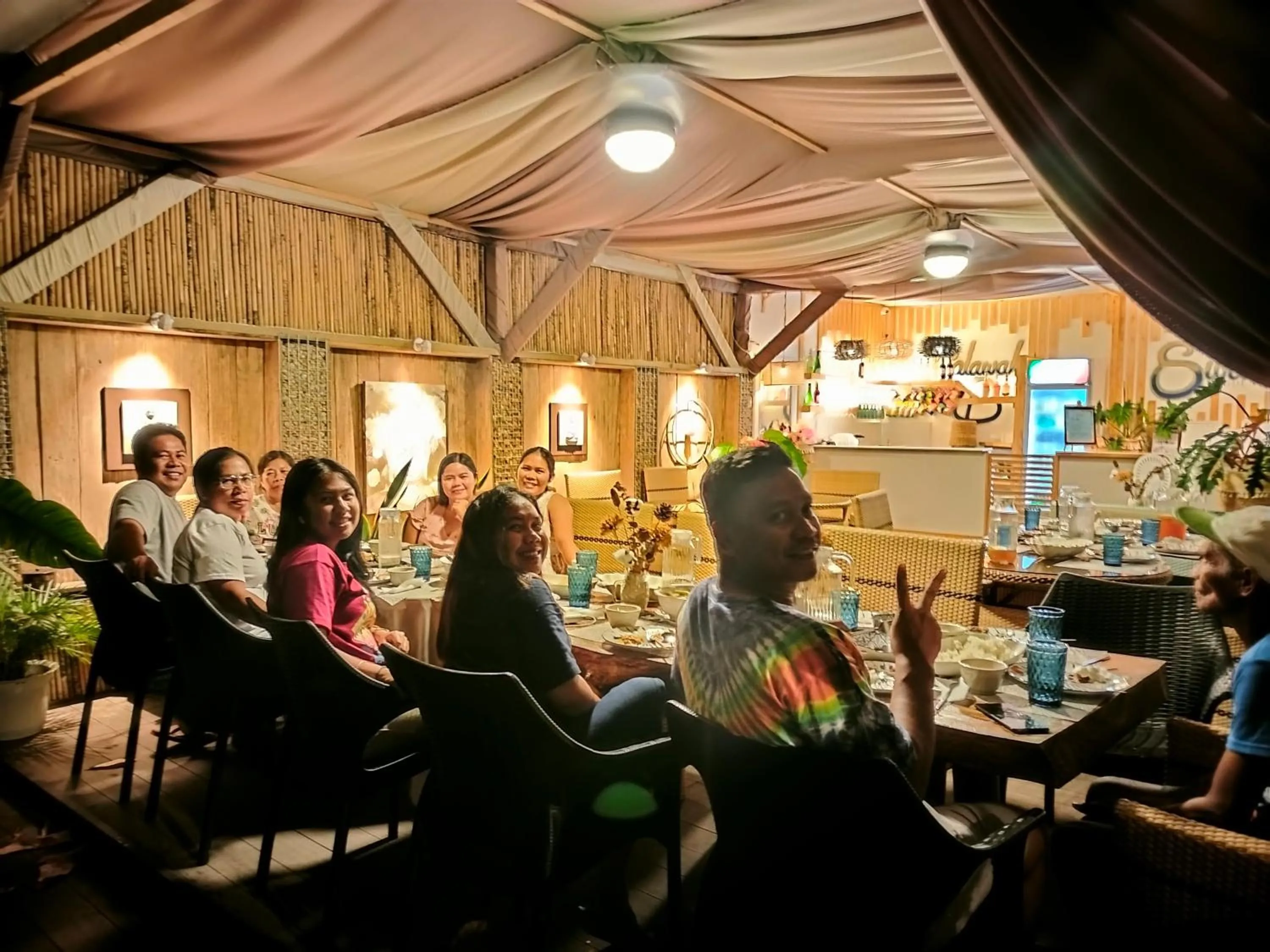 Restaurant/places to eat in Swakihan Guest House