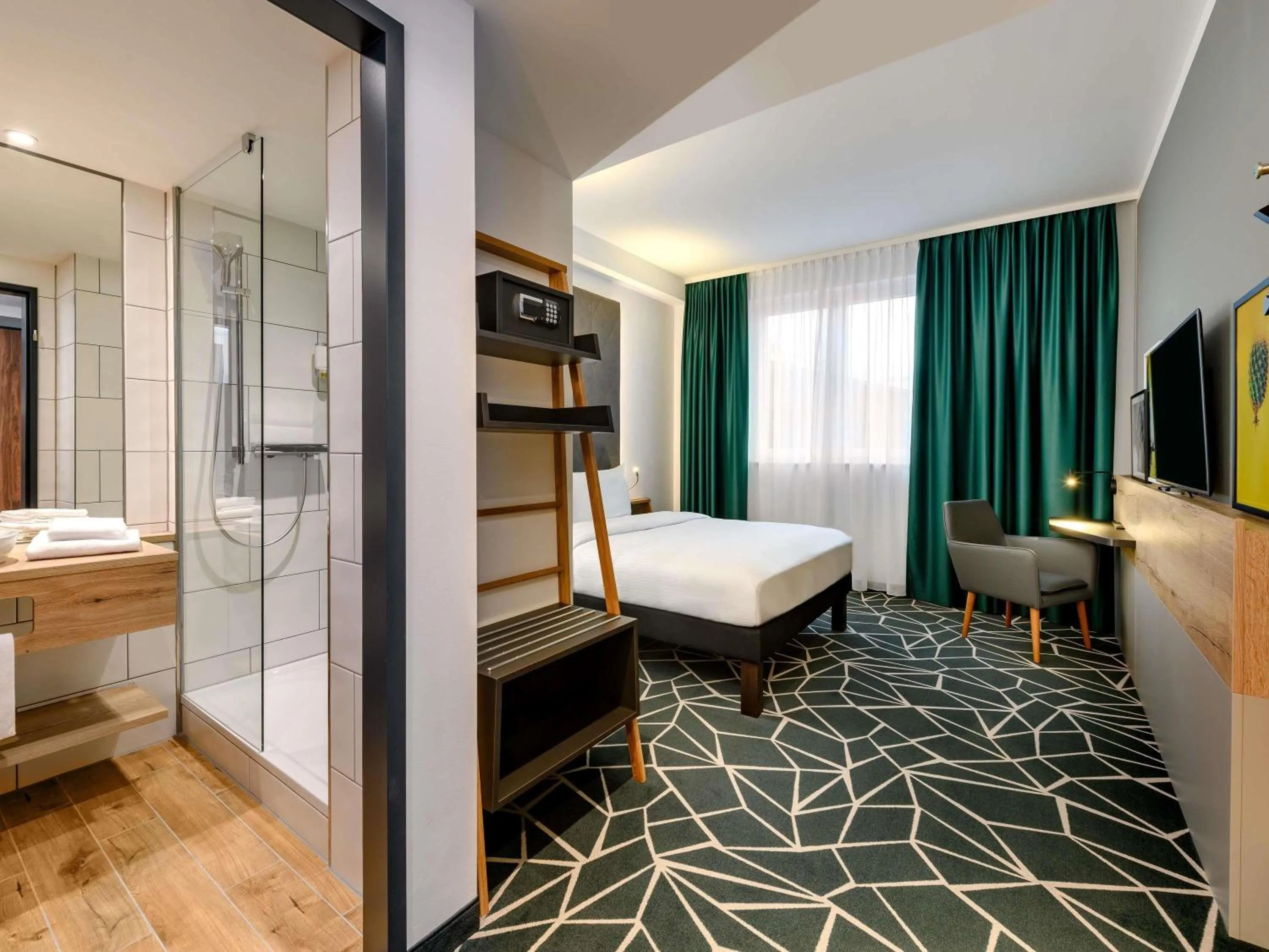 Property building, Bed in Ibis Styles Aschaffenburg