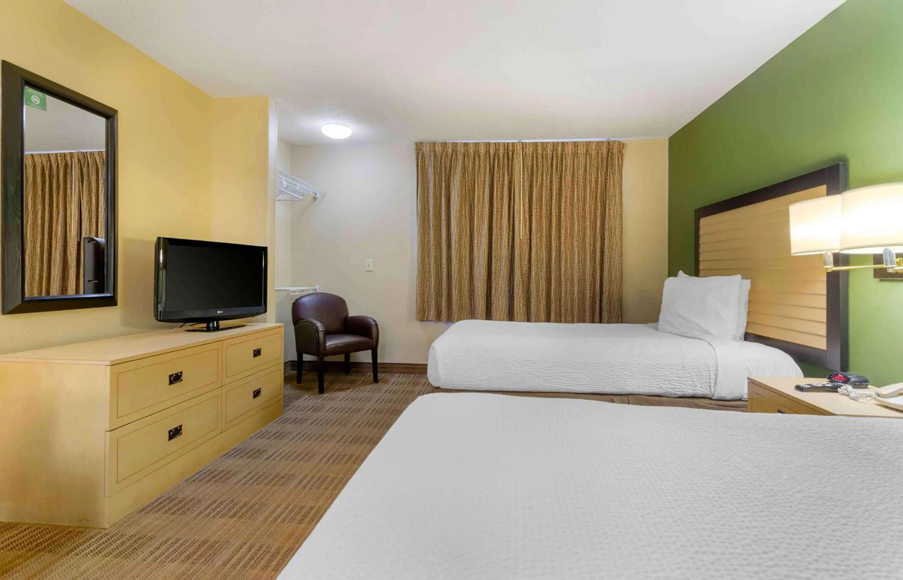 Bedroom, Bed in Extended Stay America Suites - Lynchburg - University Blvd