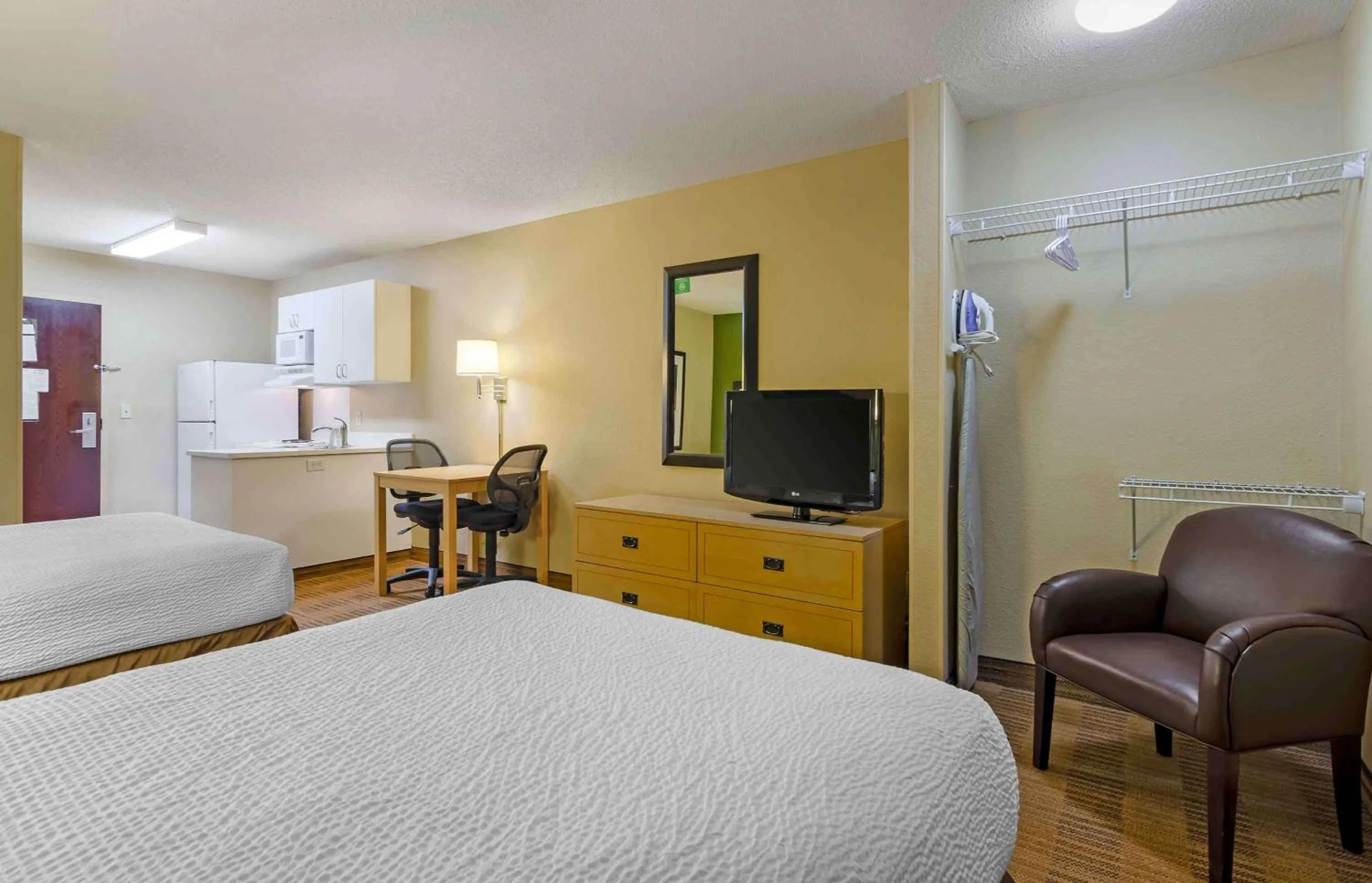 Bedroom, Bed in Extended Stay America Suites - Lynchburg - University Blvd