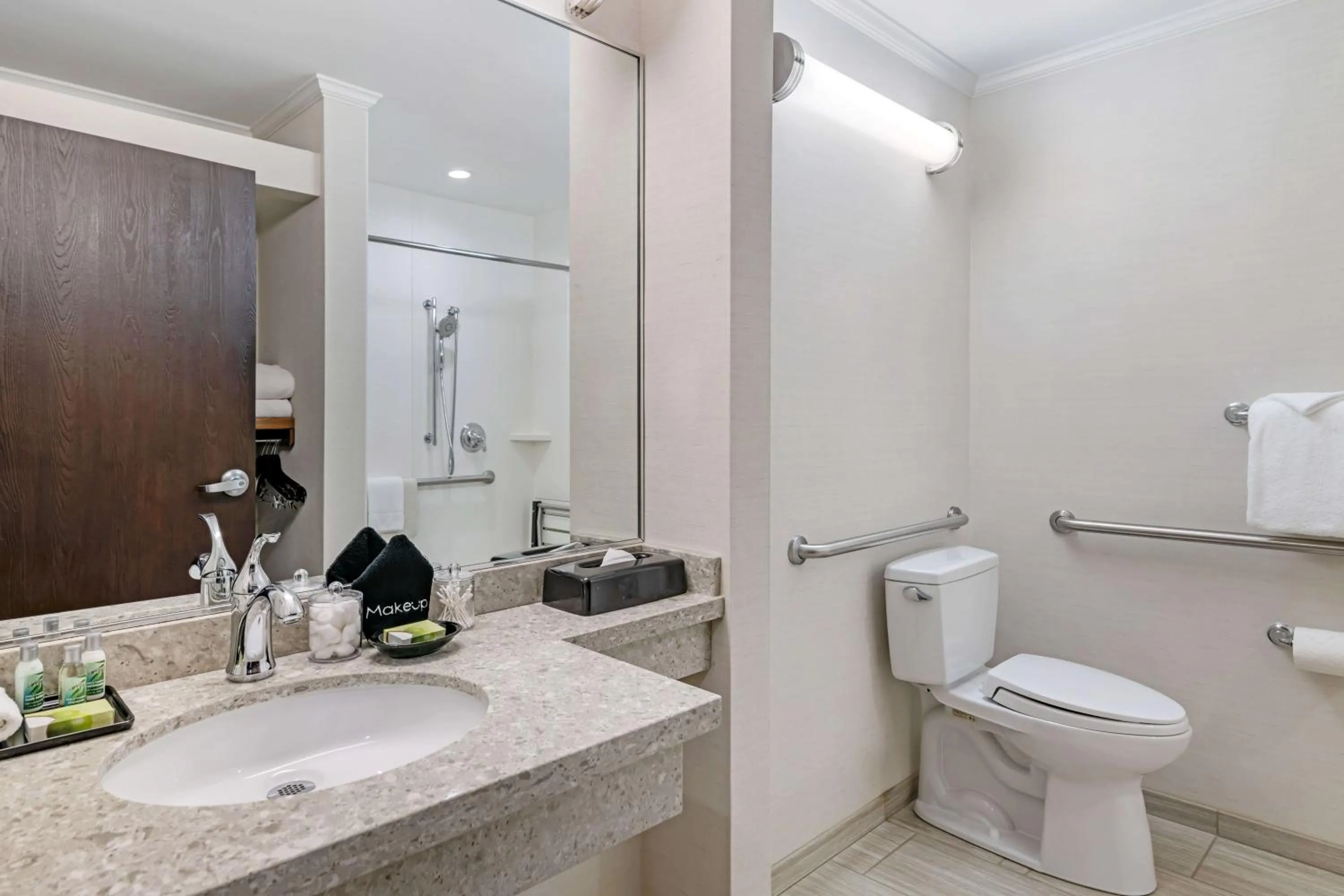 Bathroom in Juniper Hill Inn