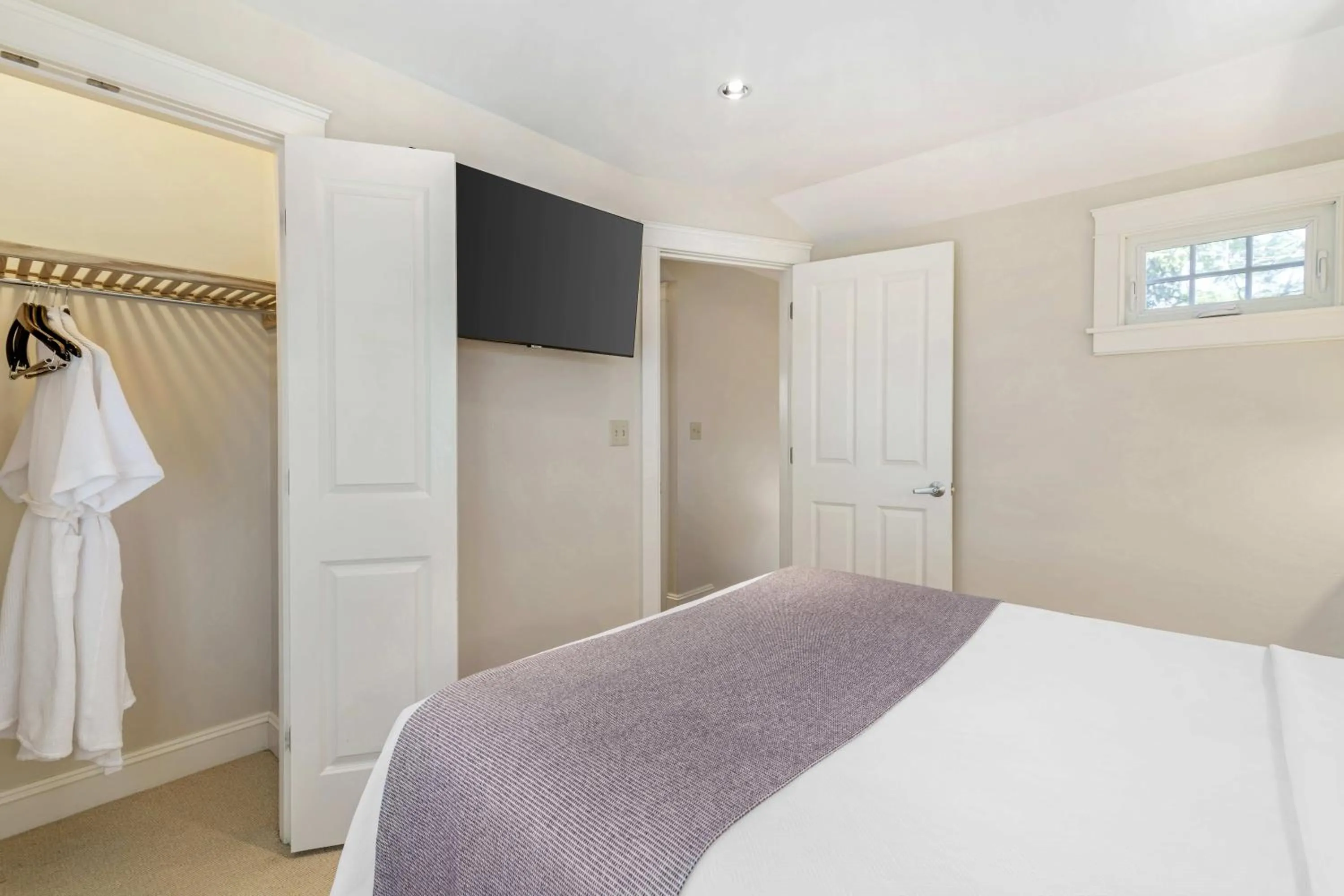 Bed in Juniper Hill Inn