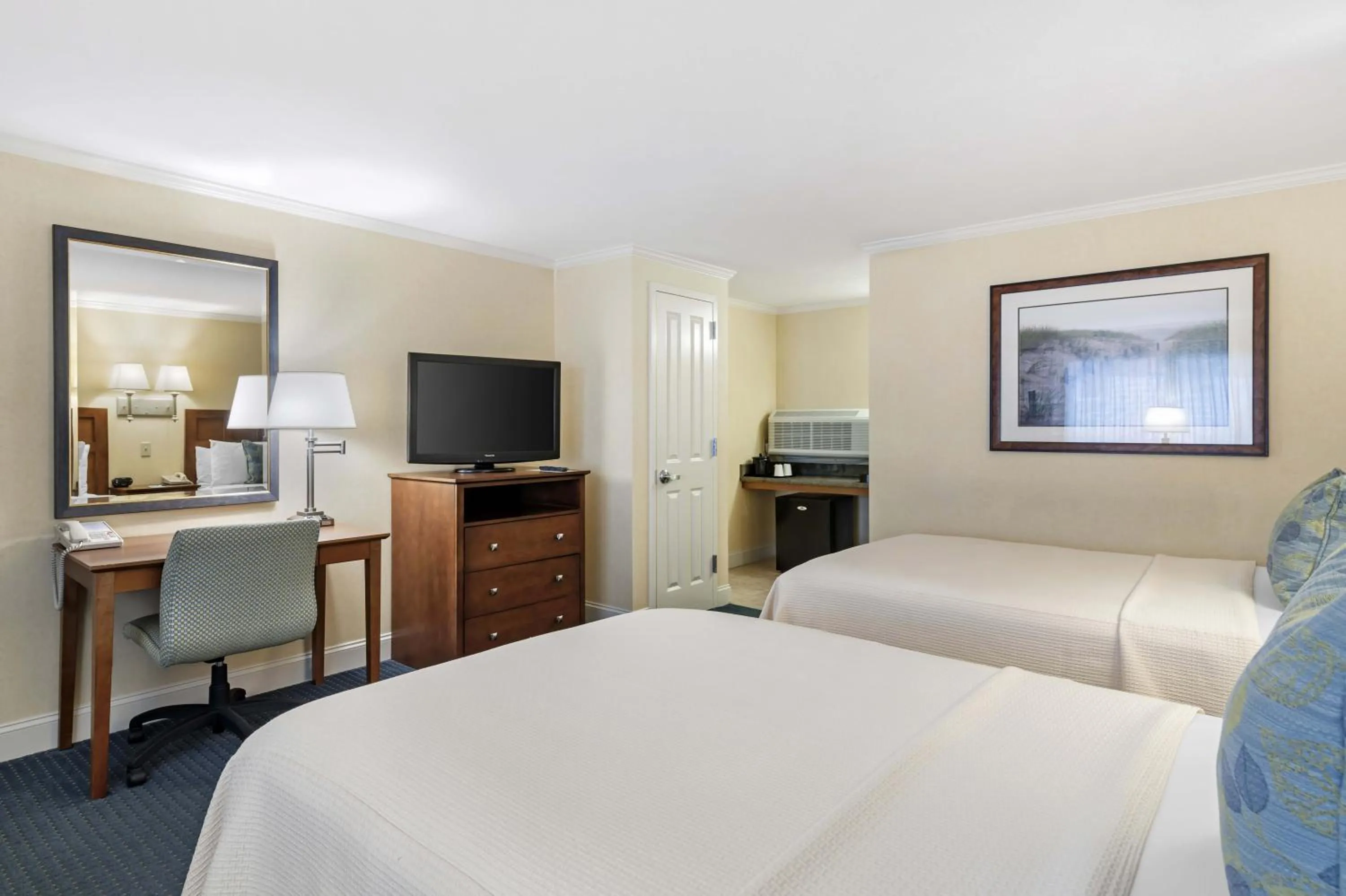 Bed in Juniper Hill Inn