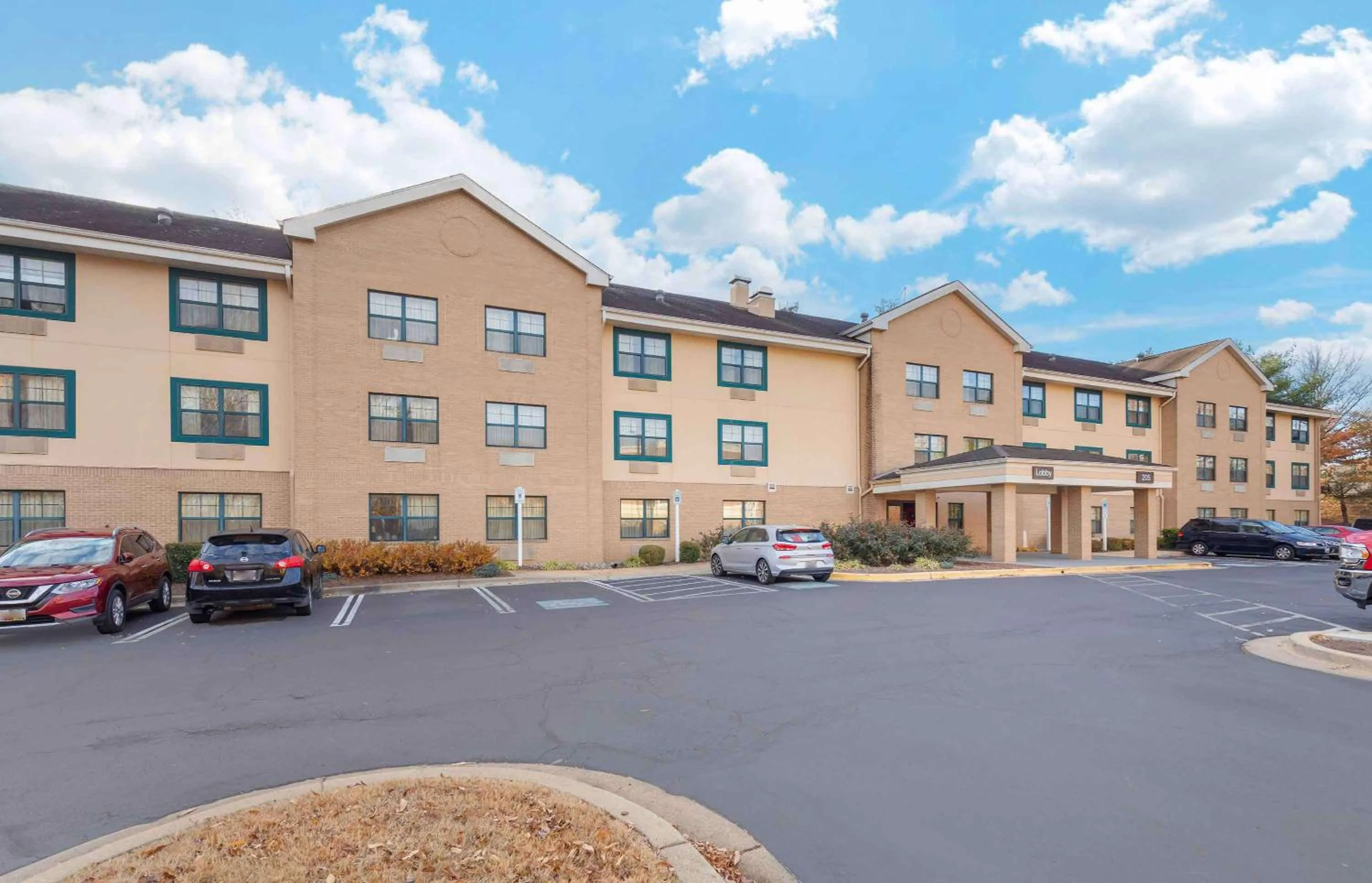 Property building in Extended Stay America Suites - Washington, DC - Gaithersburg - North