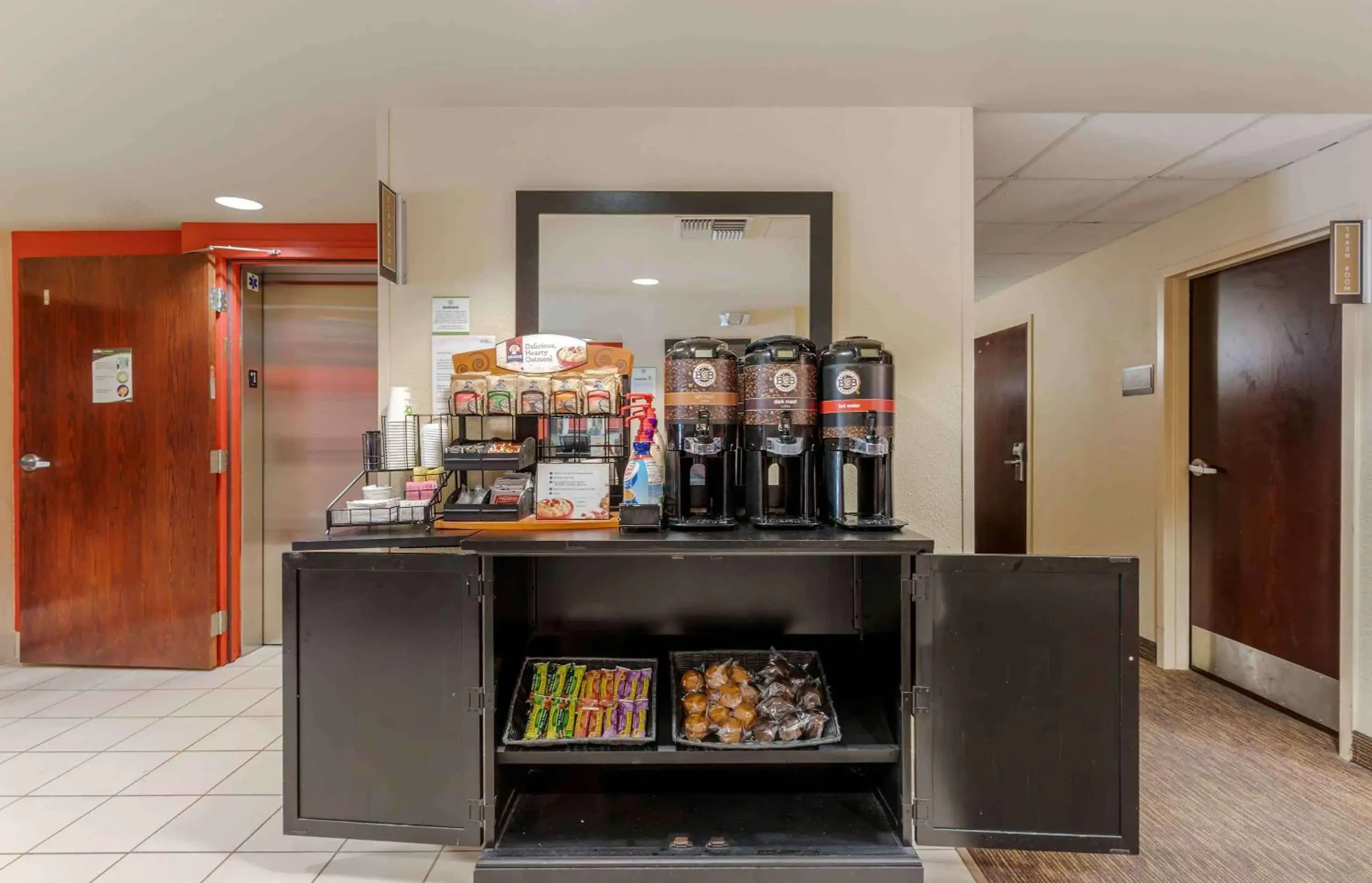 Breakfast in Extended Stay America Suites - San Jose - Santa Clara Breakfast in Extended Stay America Suites - San Jose - Santa Clara