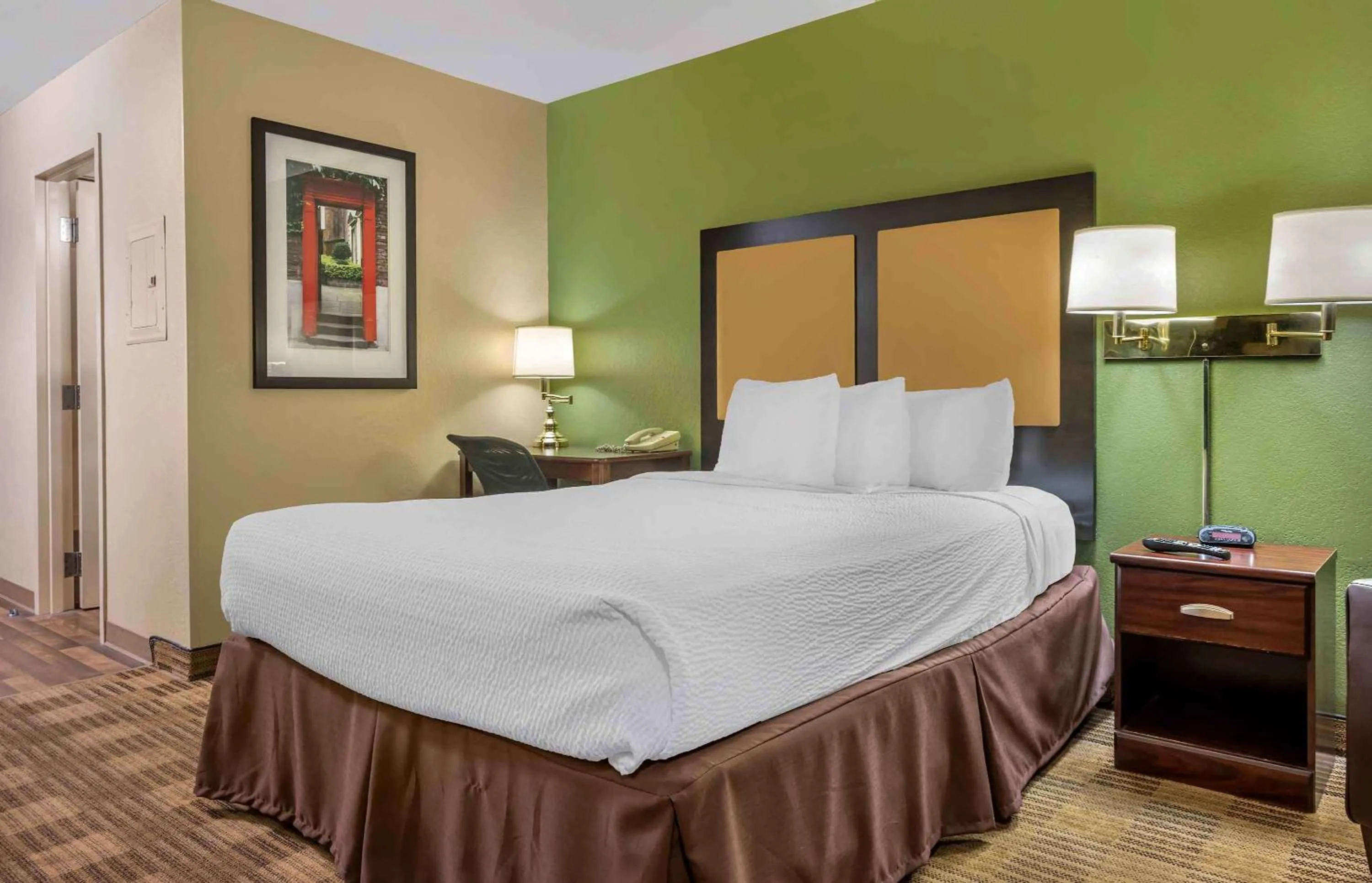 Bedroom, Bed in Extended Stay America Suites - San Jose - Santa Clara