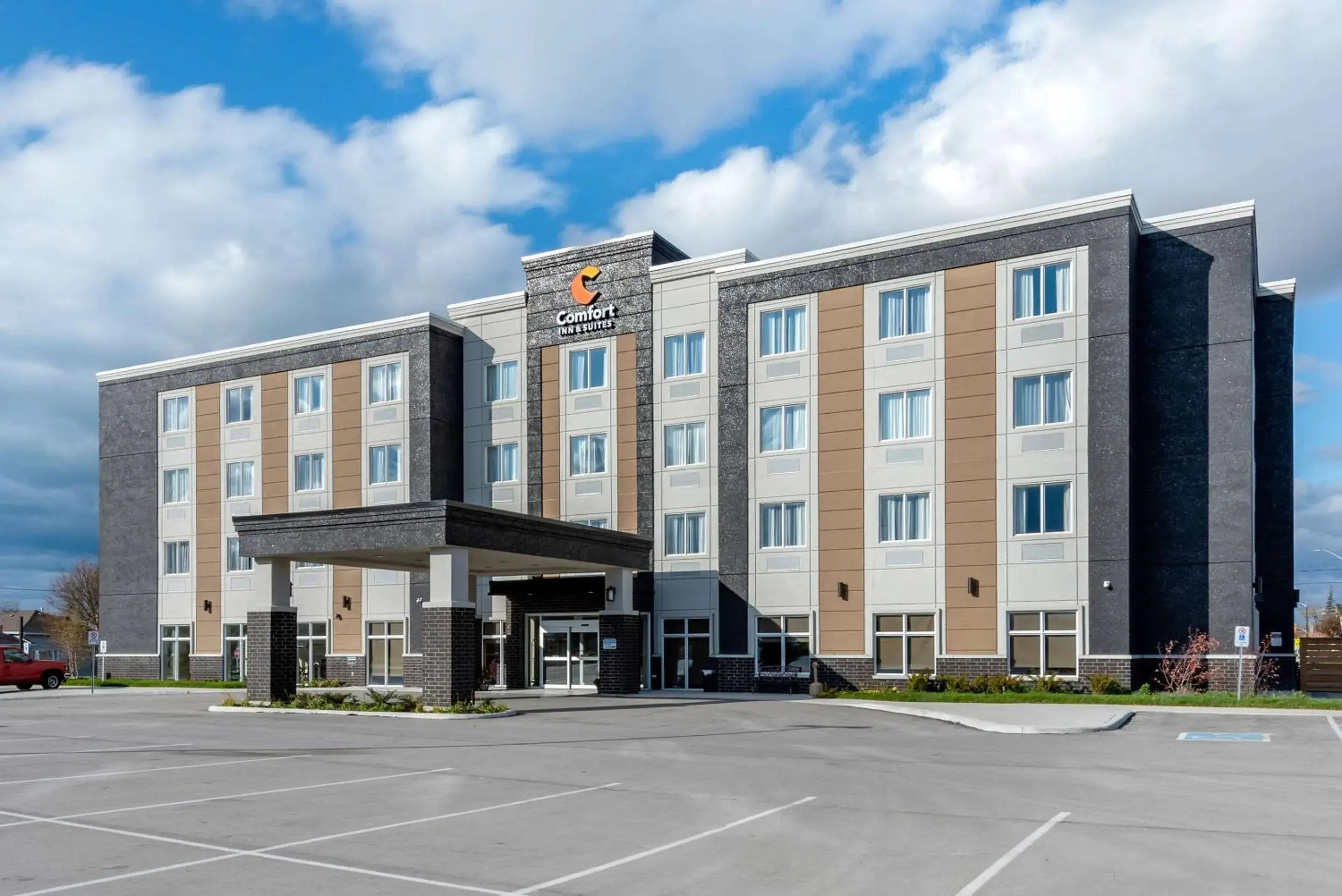 Property building in Comfort Inn & Suites Property building in Comfort Inn & Suites