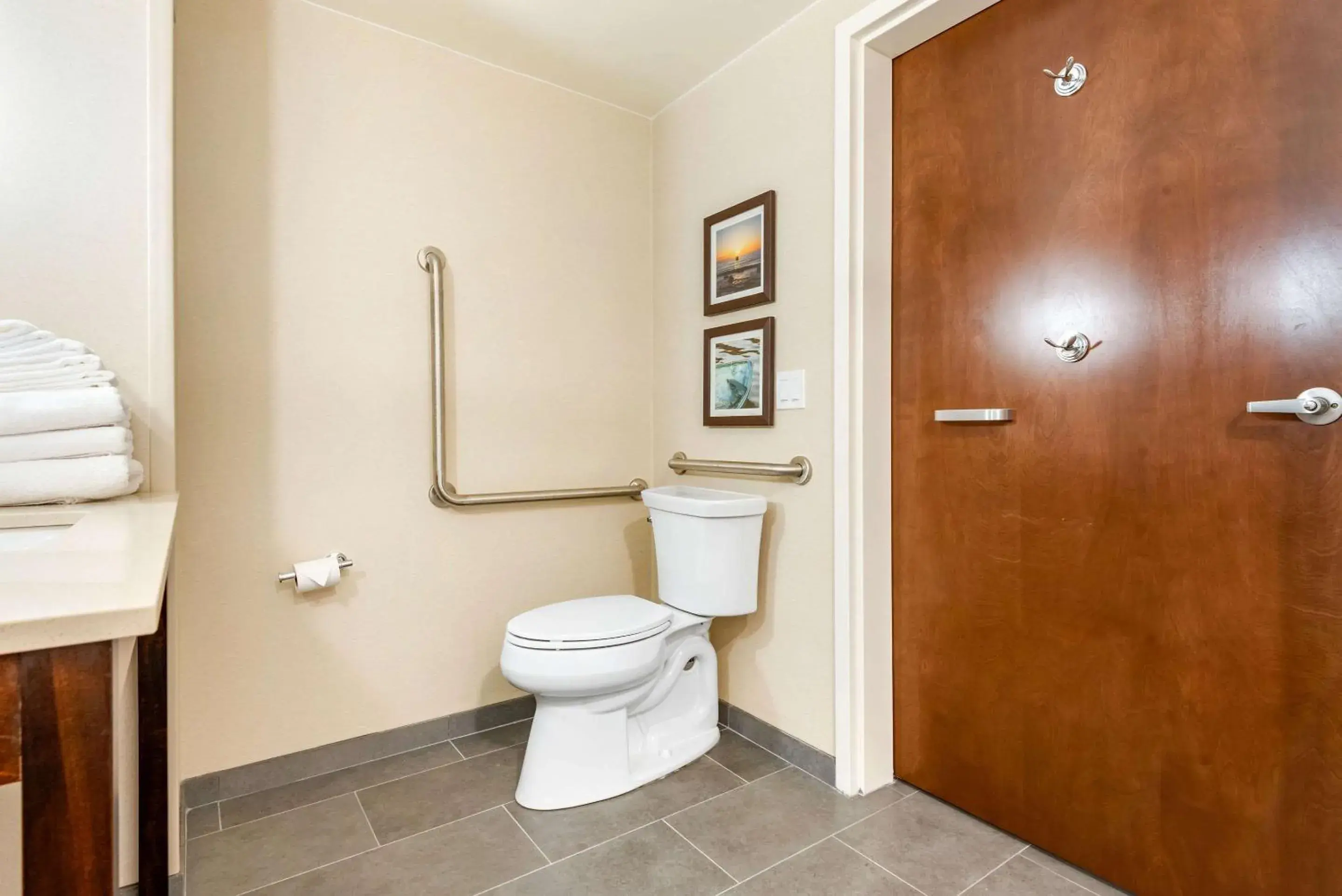 Bedroom in Comfort Inn & Suites Bedroom in Comfort Inn & Suites