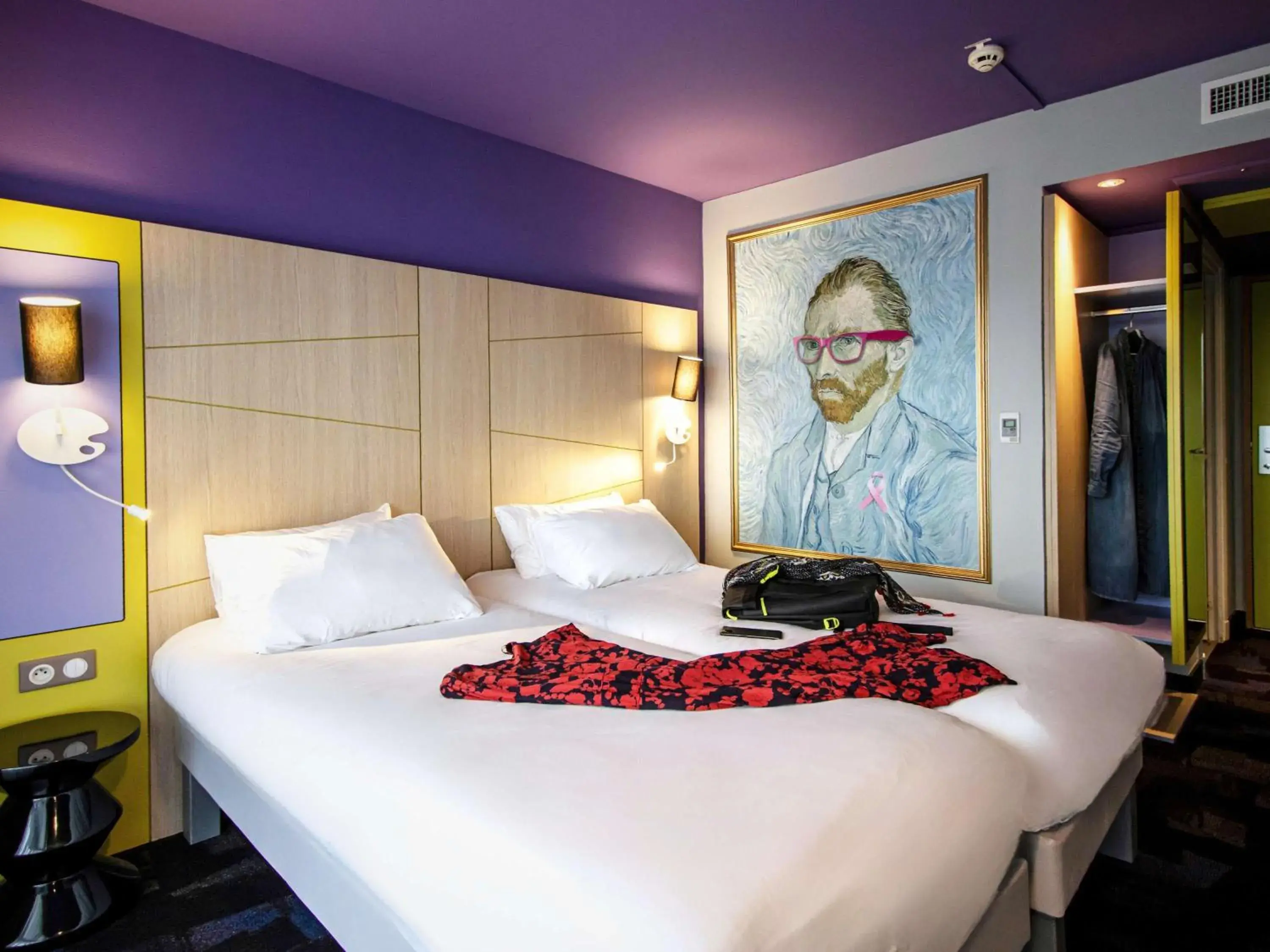 Bedroom, Bed in ibis Styles Honfleur Centre Historique Bedroom, Bed in ibis Styles Honfleur Centre Historique
