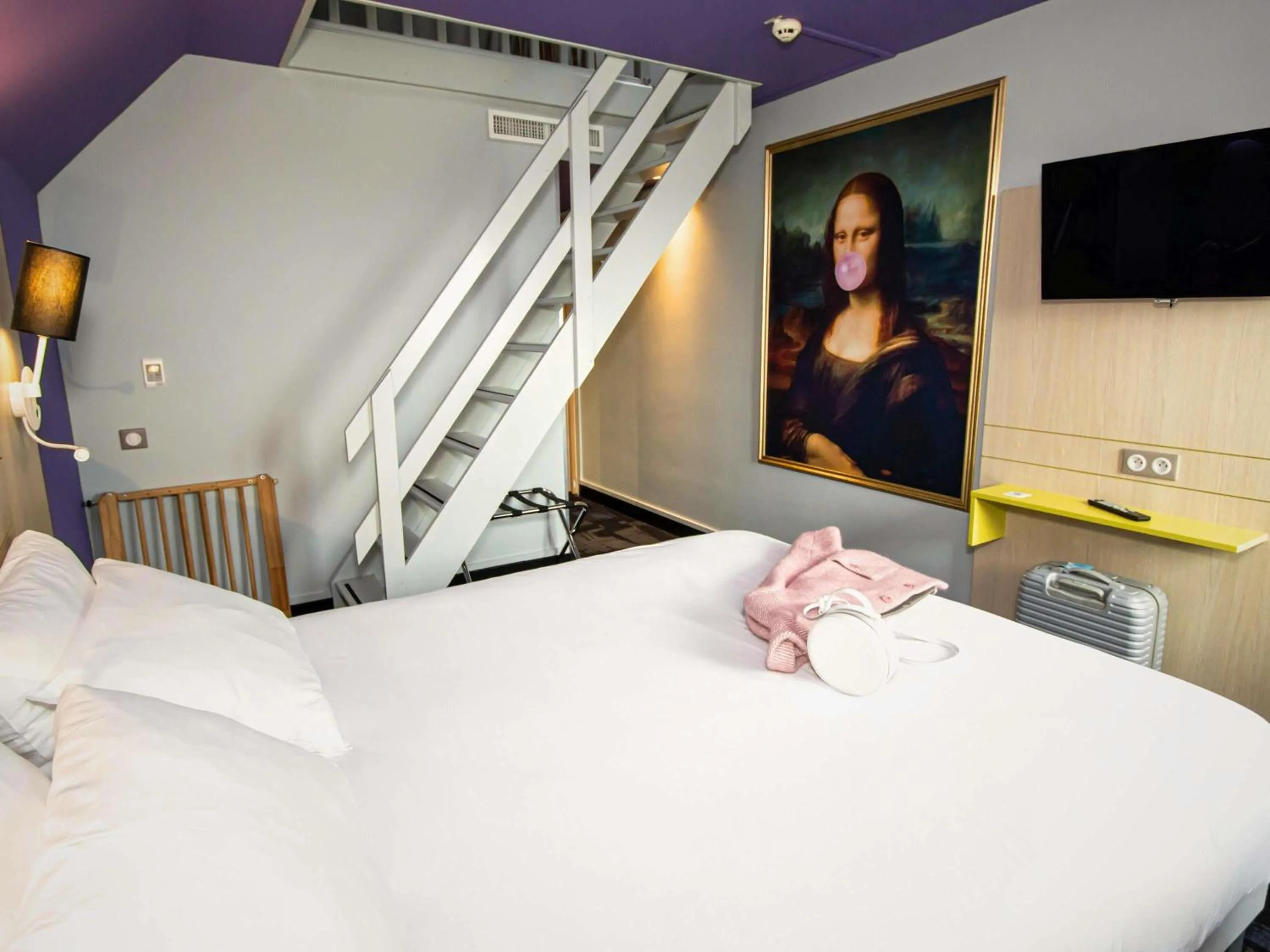 Bedroom, Bed in ibis Styles Honfleur Centre Historique
