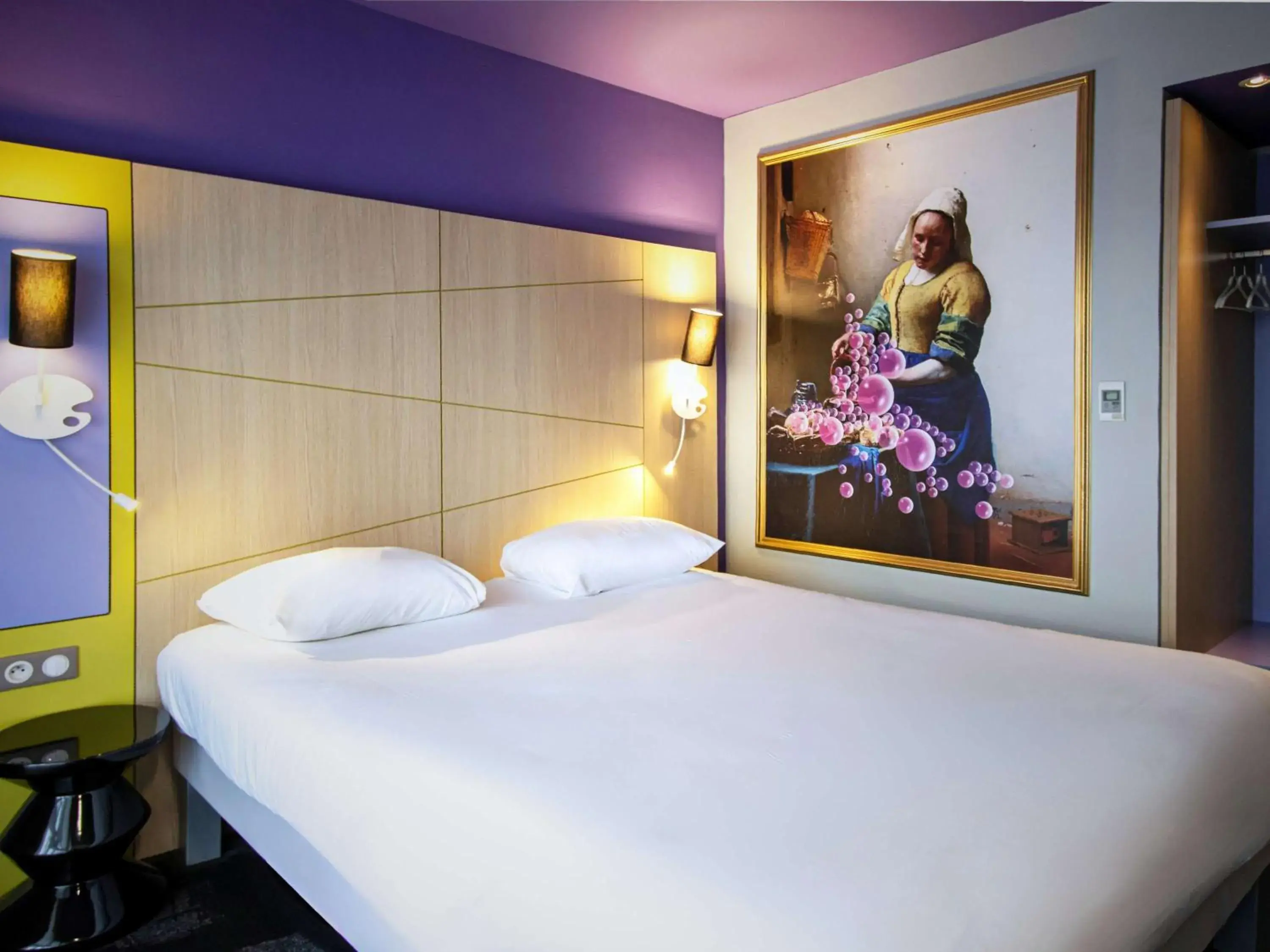 Bedroom, Bed in ibis Styles Honfleur Centre Historique Bedroom, Bed in ibis Styles Honfleur Centre Historique
