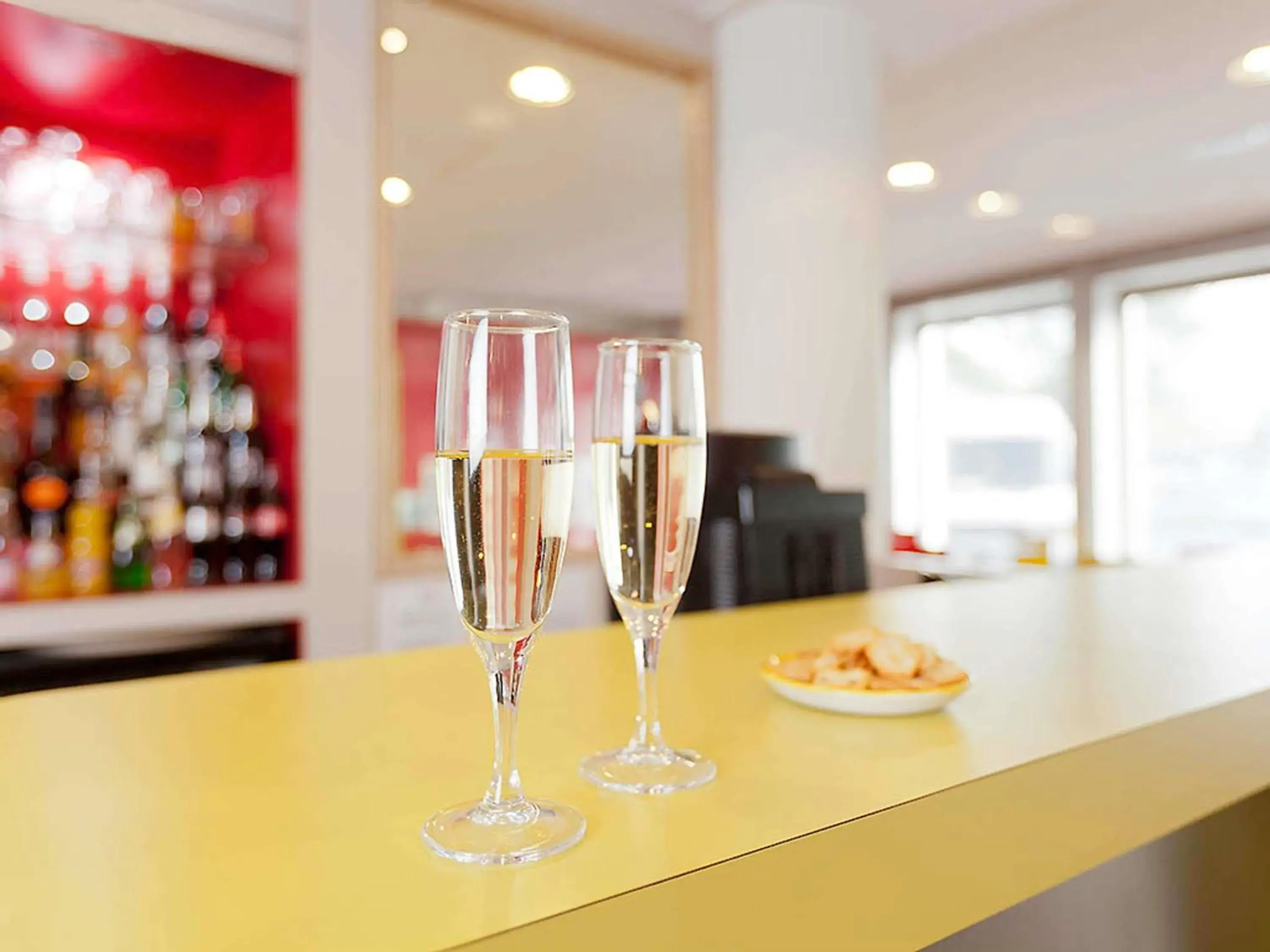 Lounge or bar in ibis Styles Honfleur Centre Historique Lounge or bar in ibis Styles Honfleur Centre Historique