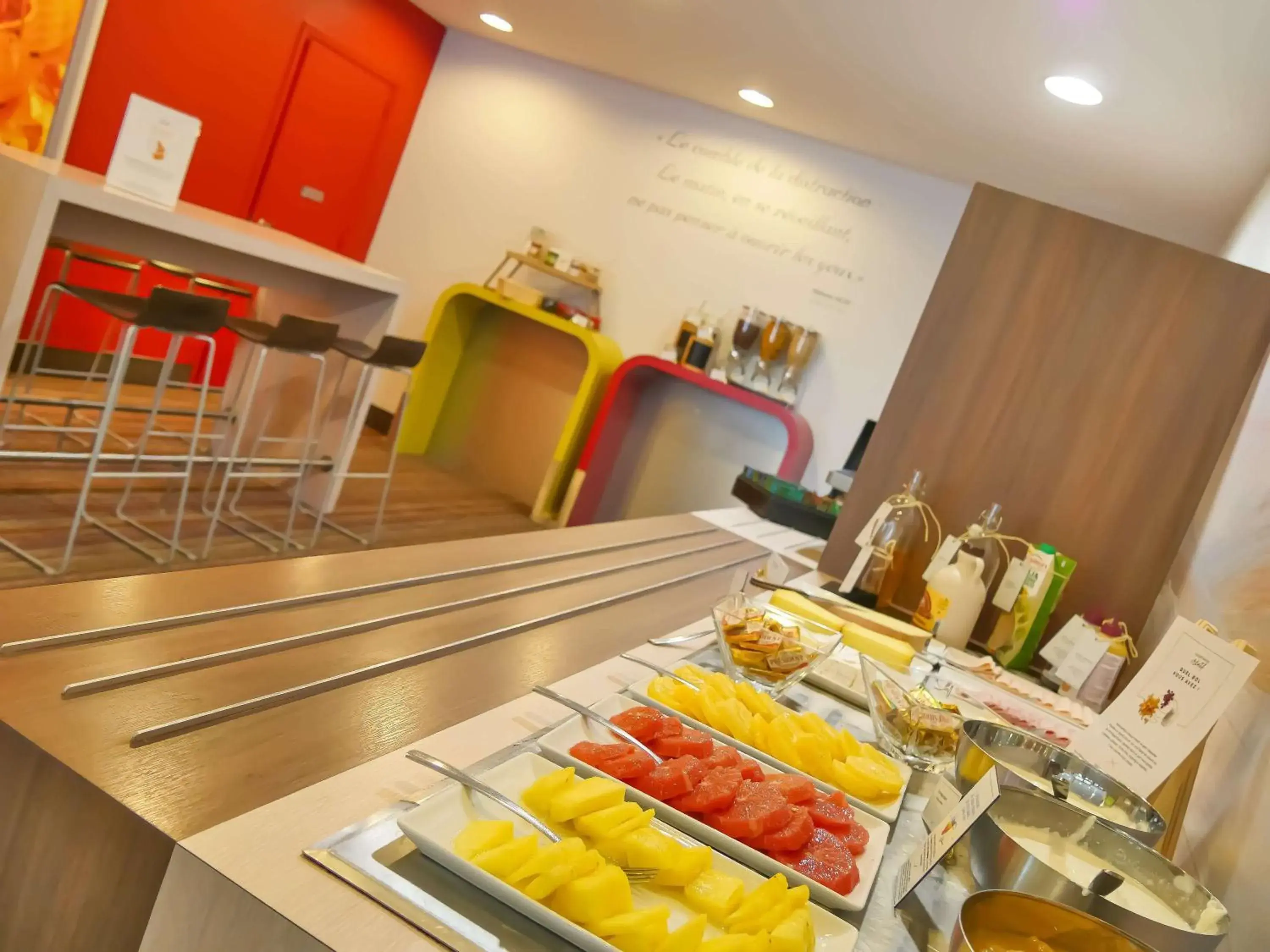 Restaurant/places to eat in ibis Styles Honfleur Centre Historique Restaurant/places to eat in ibis Styles Honfleur Centre Historique