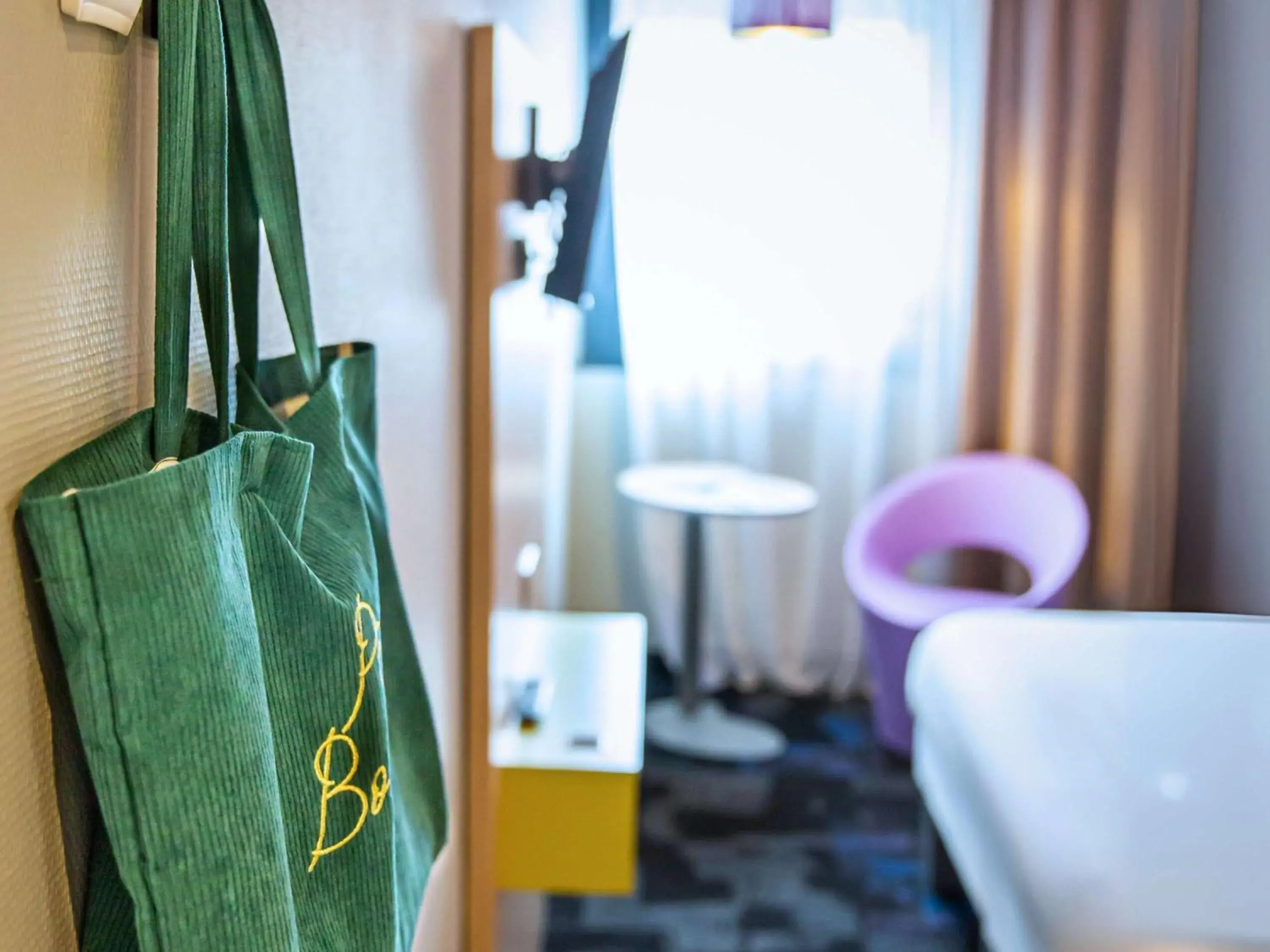 Bedroom, Bed in ibis Styles Honfleur Centre Historique Bedroom, Bed in ibis Styles Honfleur Centre Historique