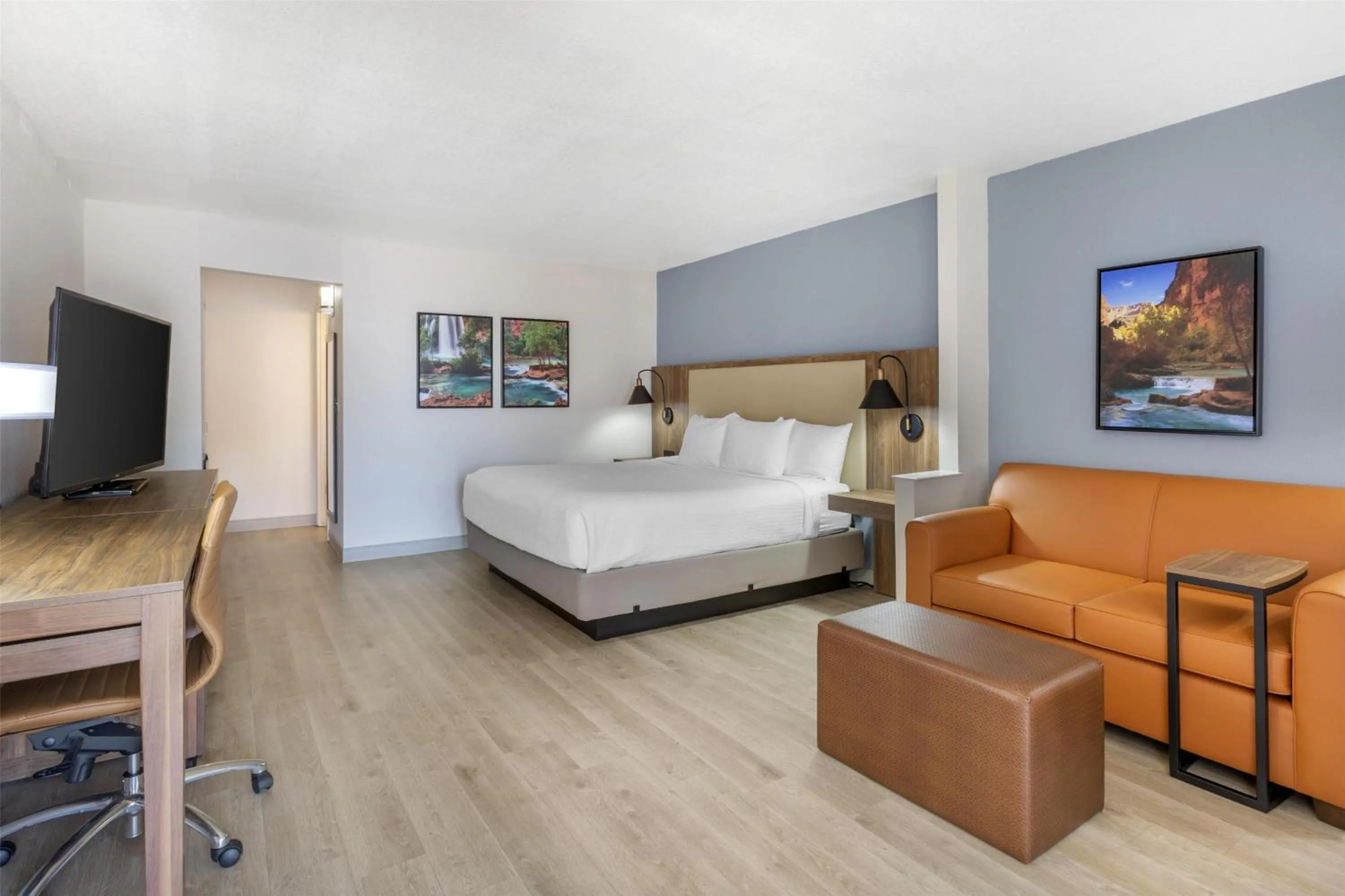 Photo of the whole room, Bed in Best Western Plus A Wayfarer's Inn & Suites