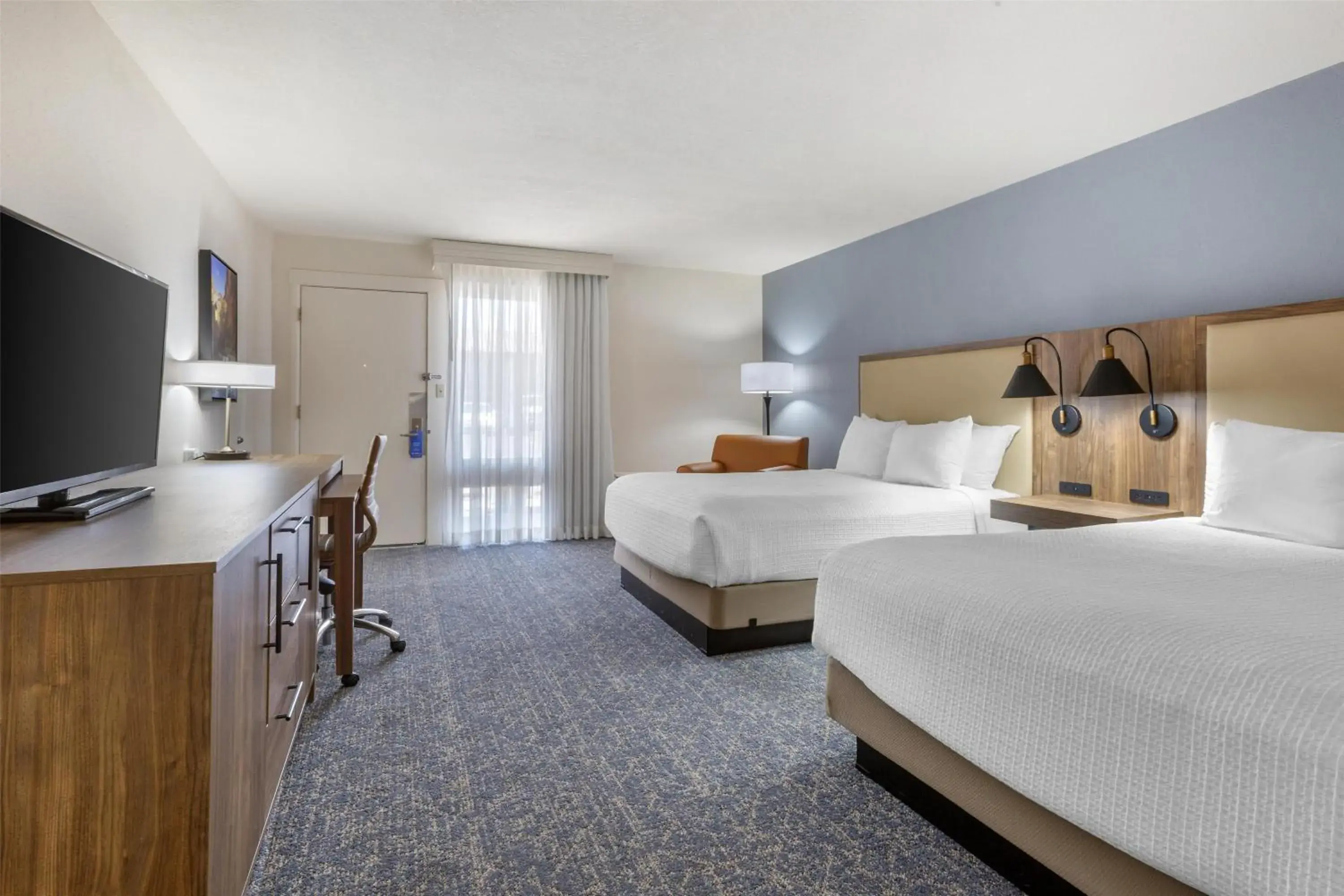 Bedroom, Bed in Best Western Plus A Wayfarer's Inn & Suites Bedroom, Bed in Best Western Plus A Wayfarer's Inn & Suites
