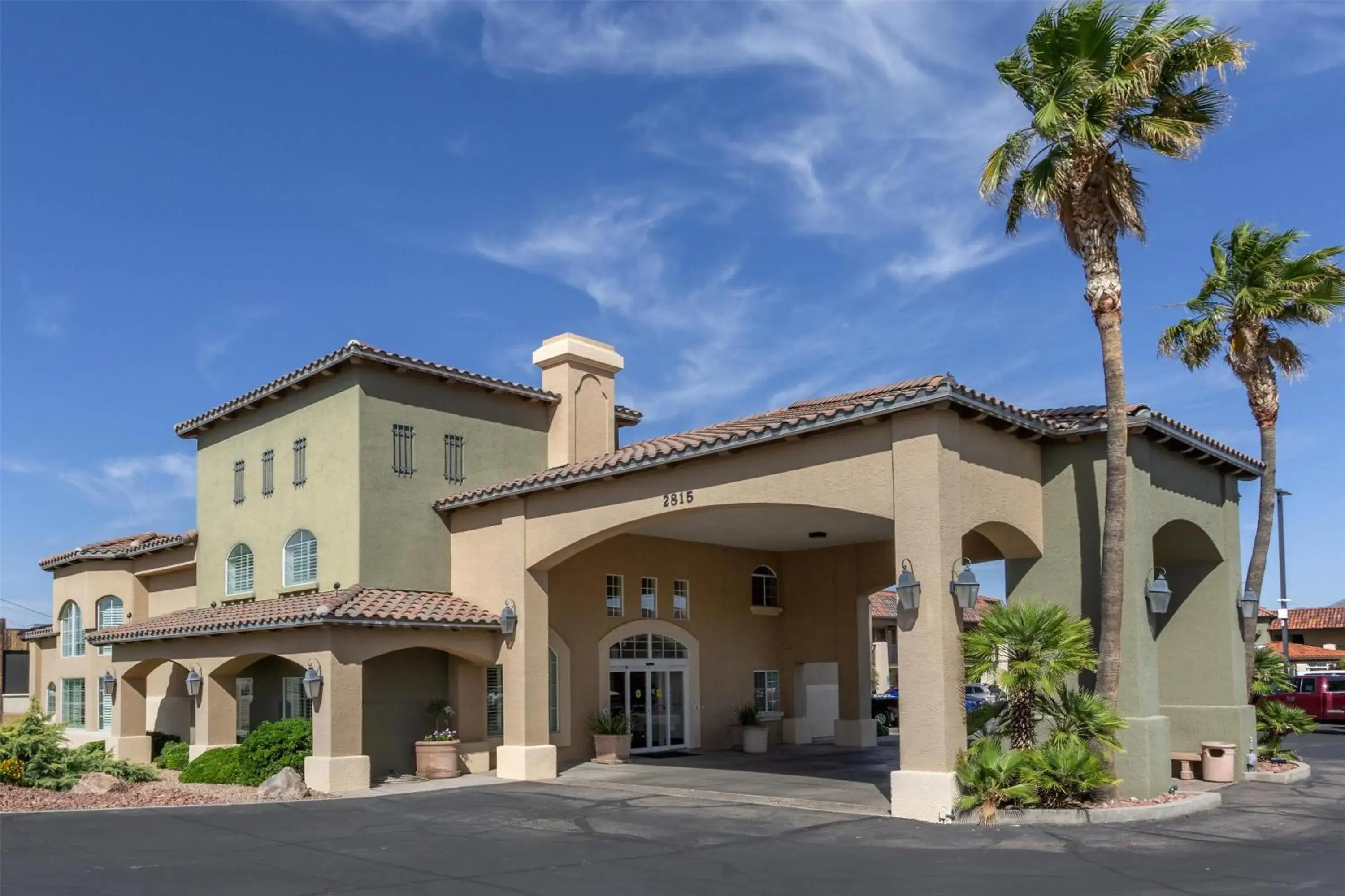 Property building in Best Western Plus A Wayfarer's Inn & Suites Property building in Best Western Plus A Wayfarer's Inn & Suites