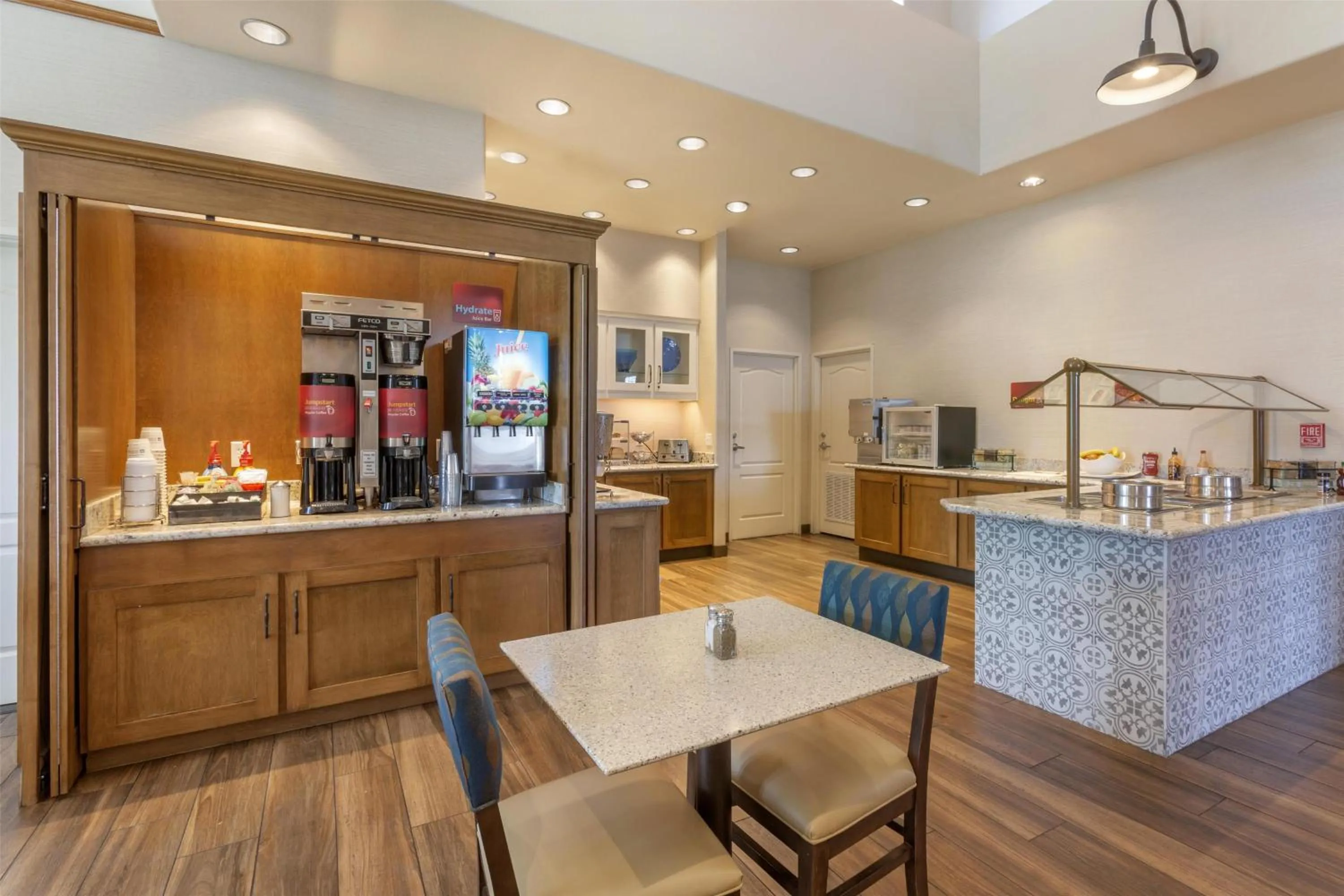 Breakfast in Best Western Plus A Wayfarer's Inn & Suites