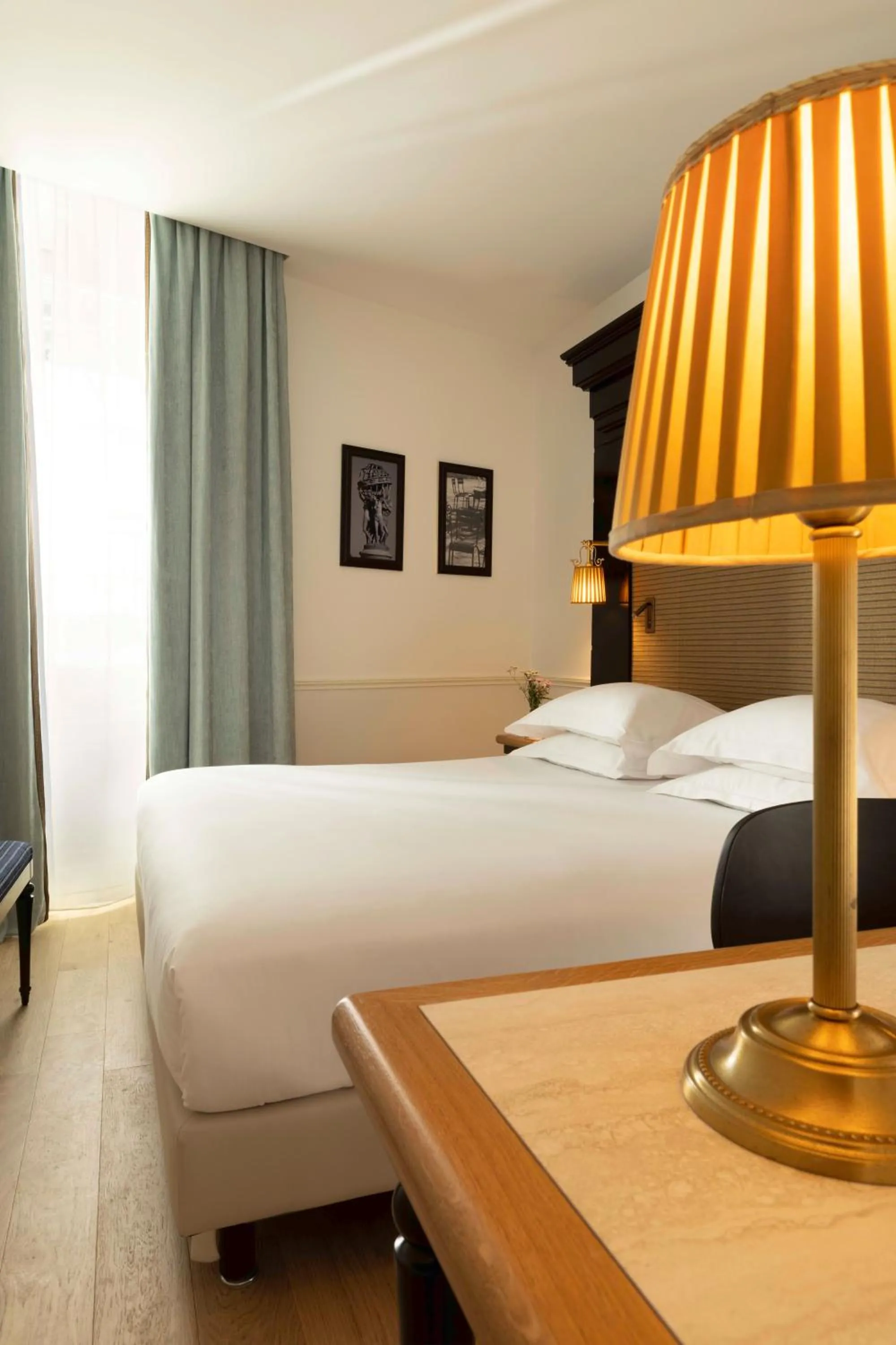 Shower, Bed in Hotel Observatoire Luxembourg