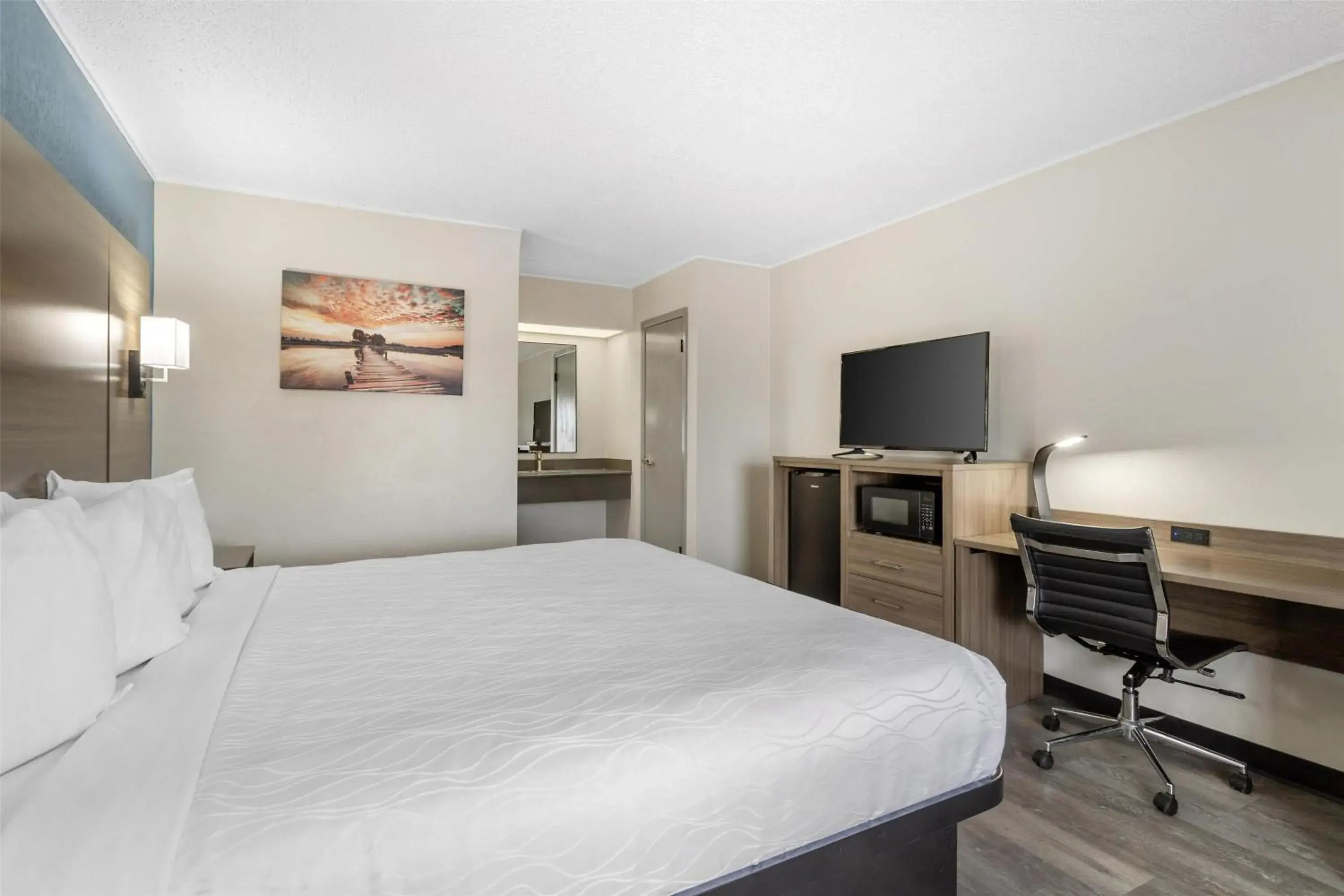 Bedroom in SureStay by Best Western Victoria Bedroom in SureStay by Best Western Victoria