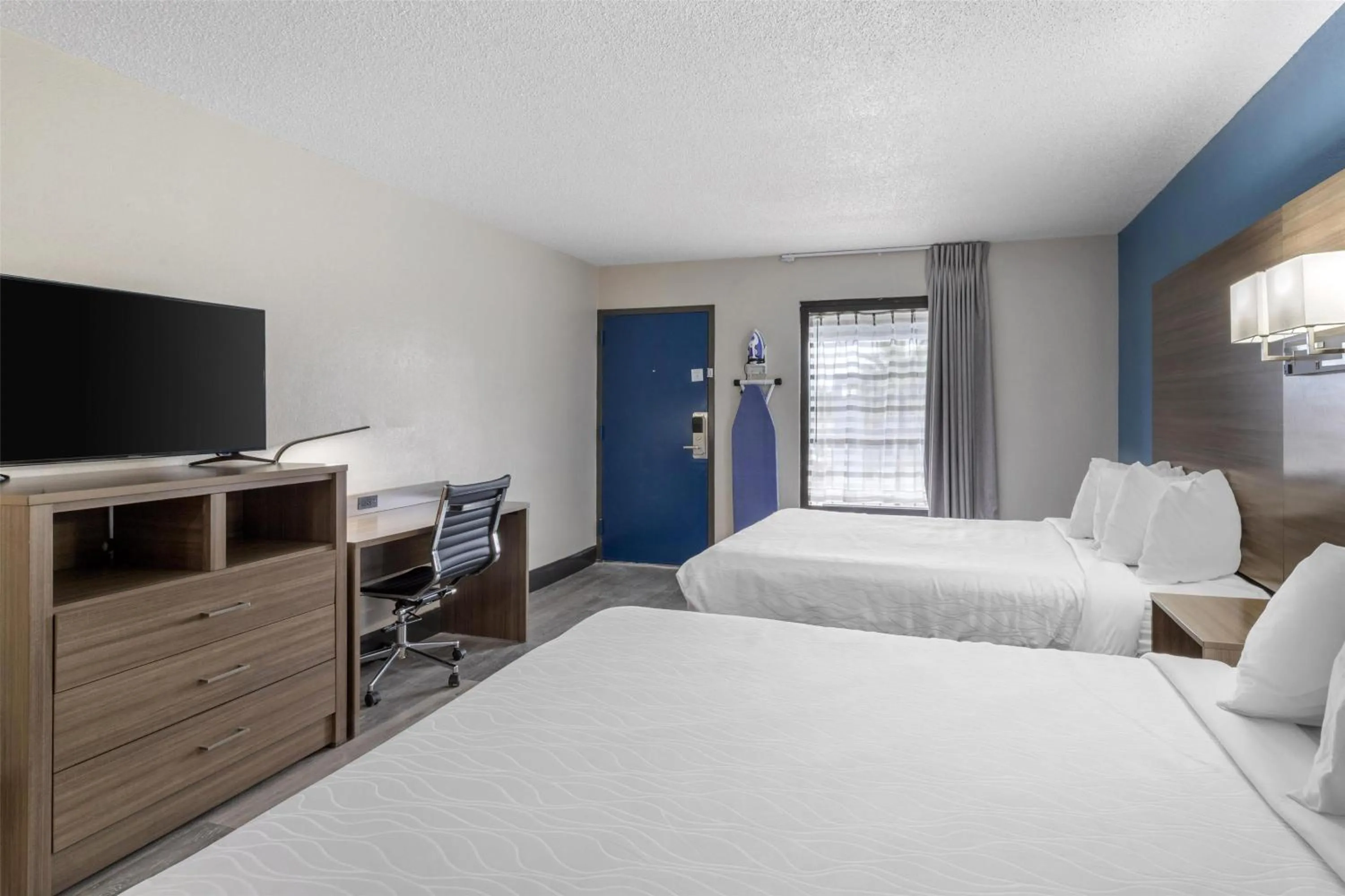 Bedroom in SureStay by Best Western Victoria