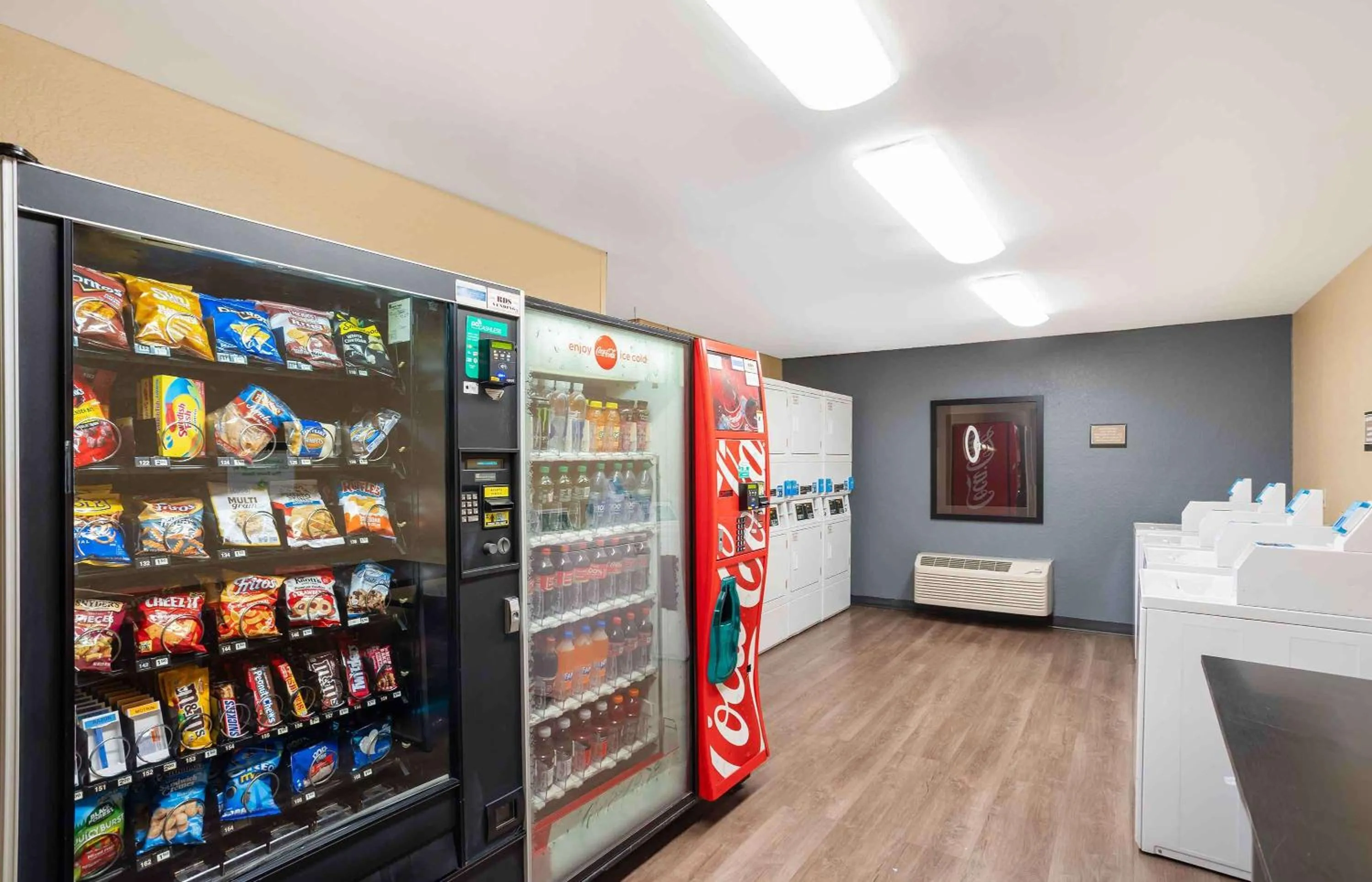 Property building in Extended Stay America Suites - Philadelphia - Bensalem