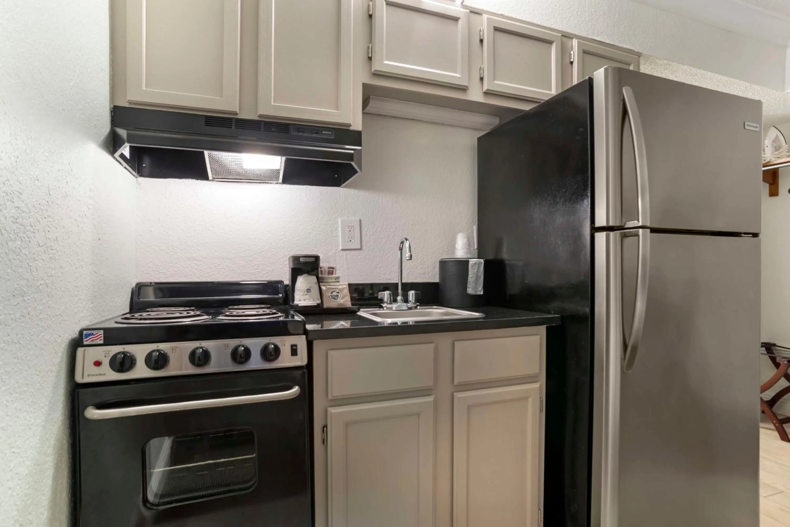 Bedroom in Best Western on the Beach