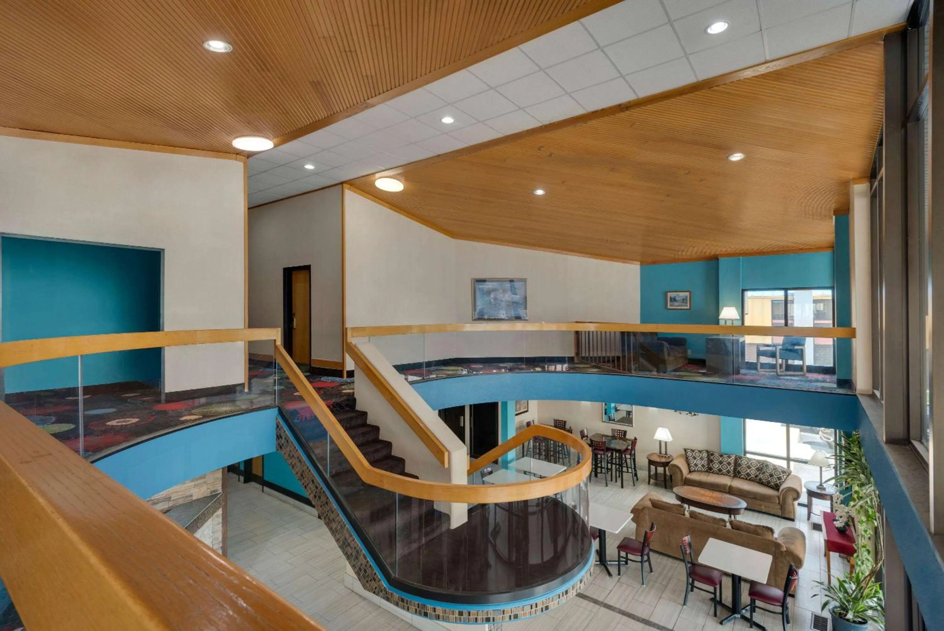 Lobby or reception in Baymont by Wyndham Muncie Near Ball State University