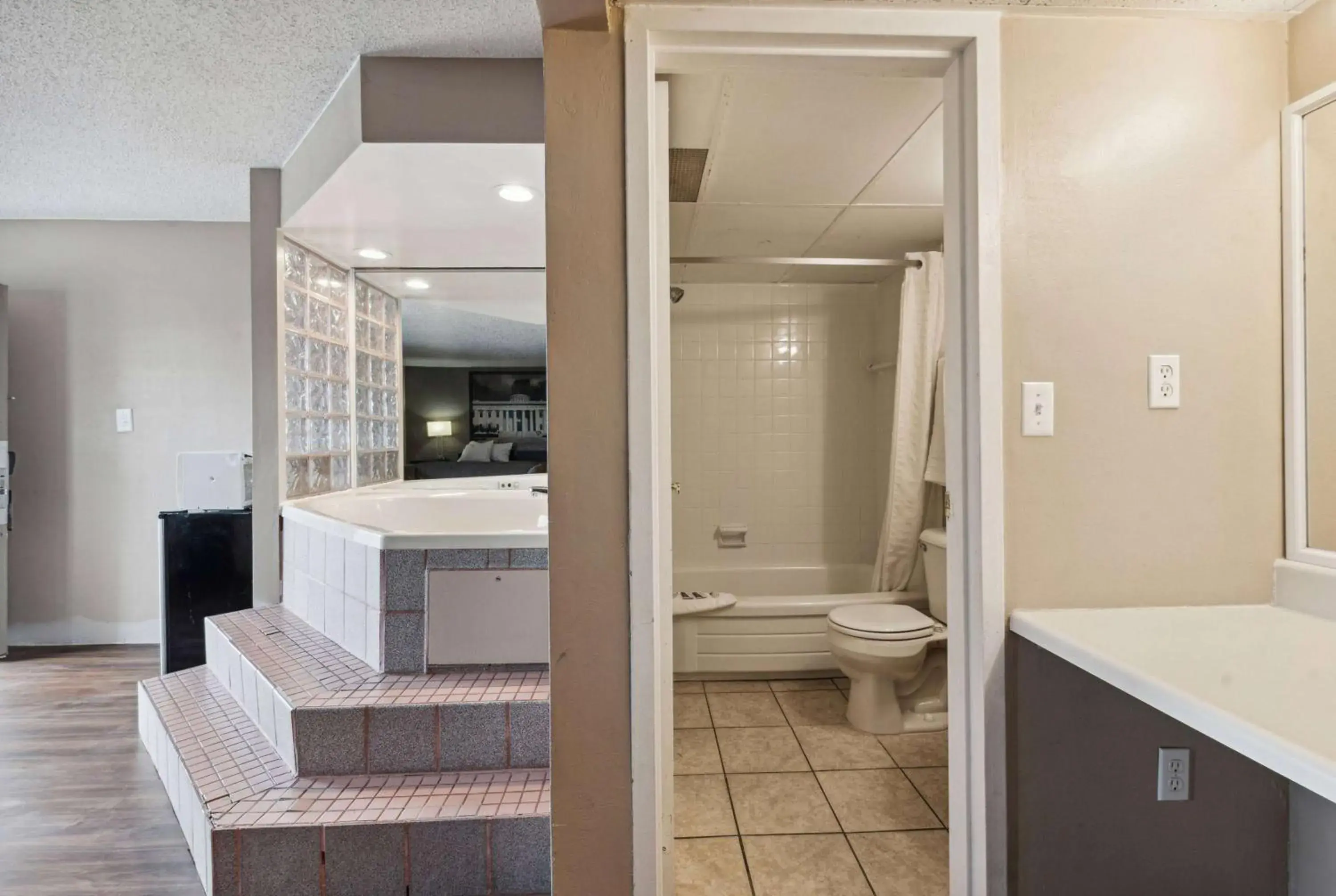 Photo of the whole room in Super 8 by Wyndham Millbury/Toledo Photo of the whole room in Super 8 by Wyndham Millbury/Toledo