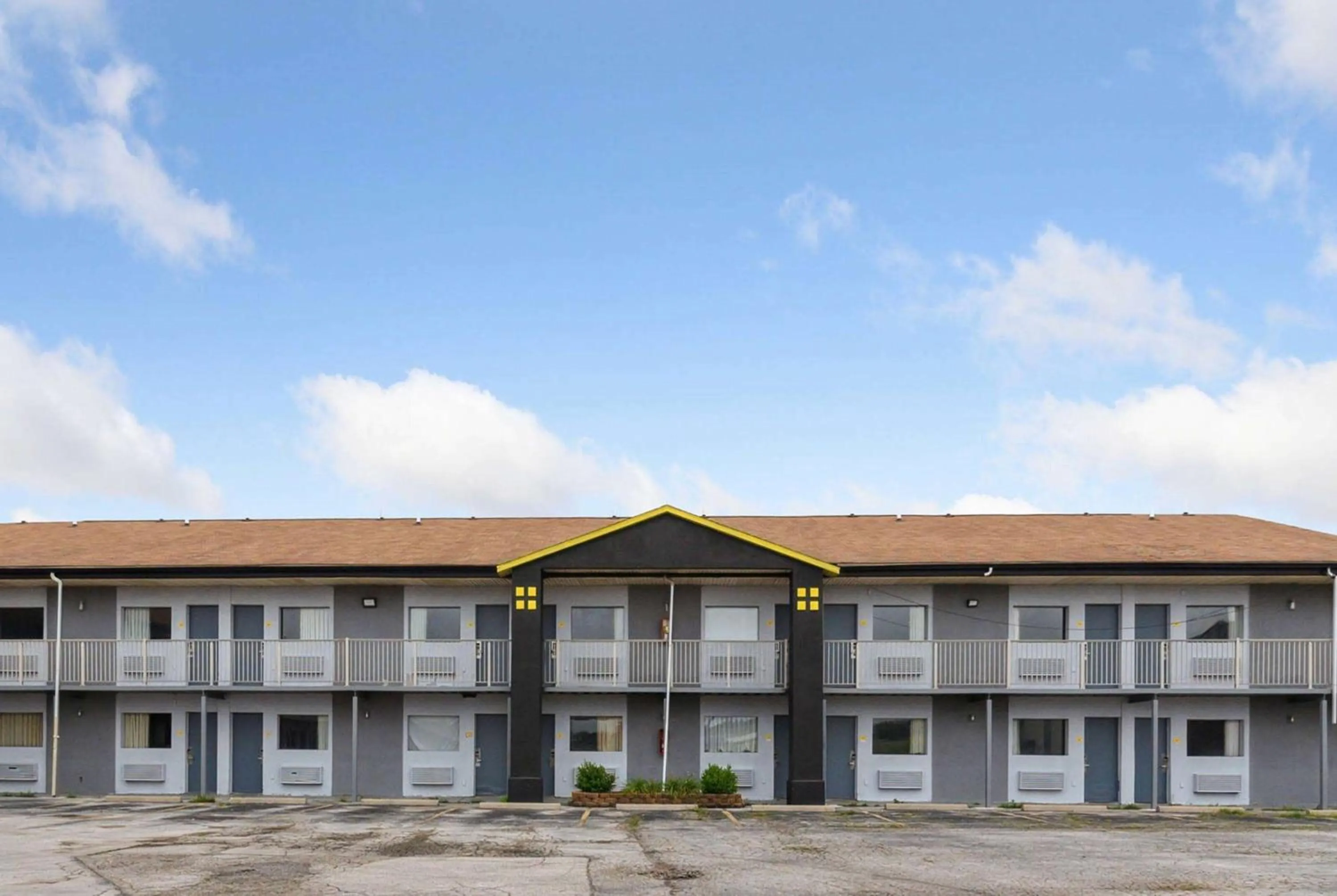 Property building in Super 8 by Wyndham Millbury/Toledo
