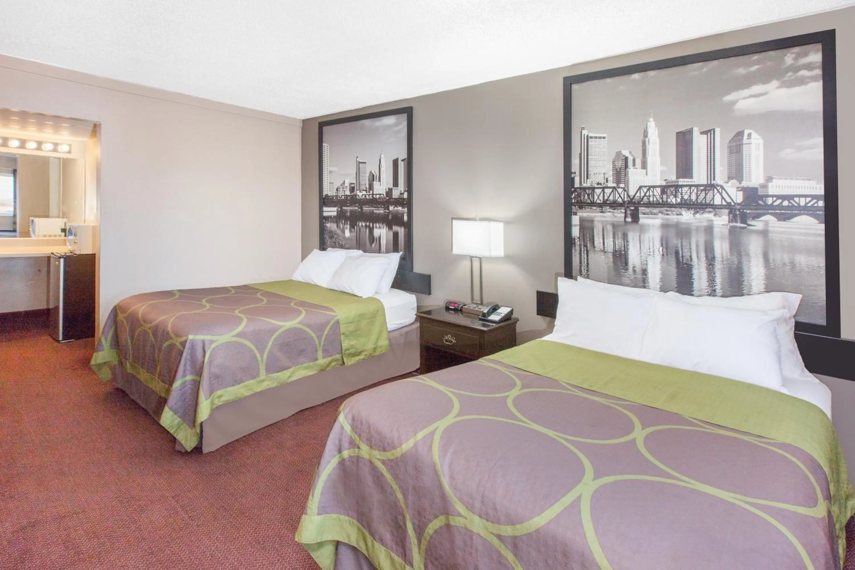 Photo of the whole room, Bed in Super 8 by Wyndham Millbury/Toledo