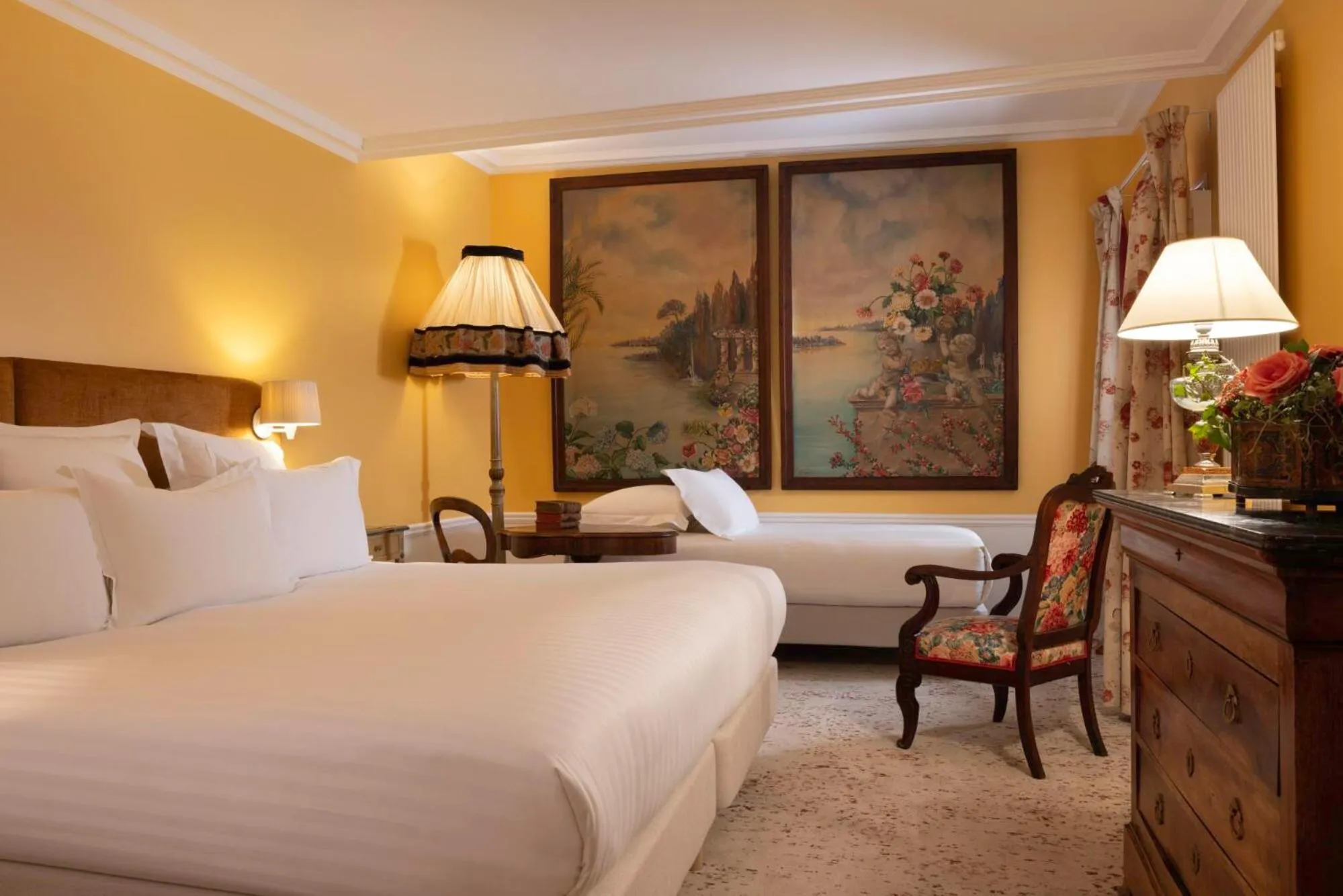 Bed in Hôtel Le Saint Gregoire