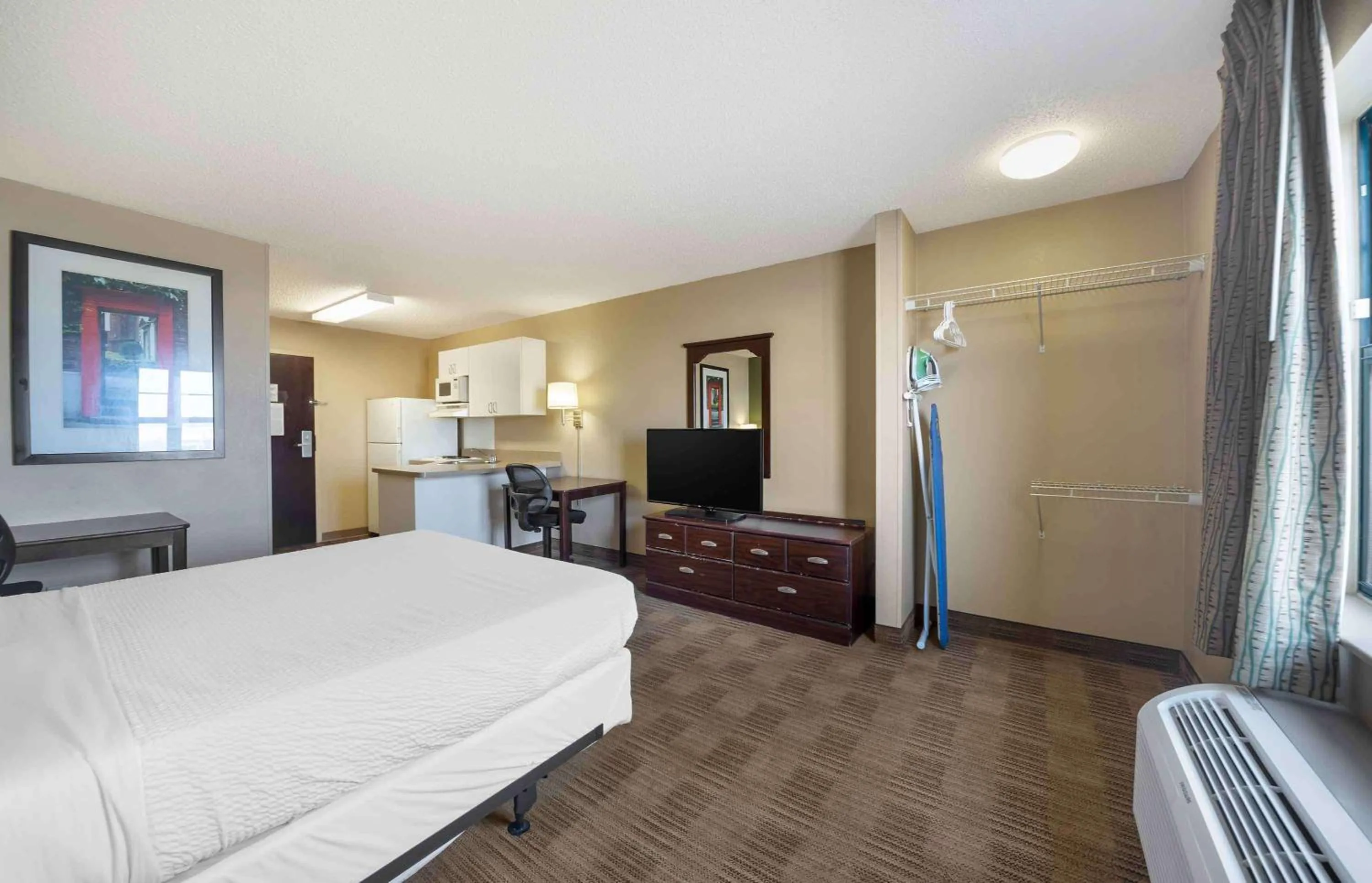 Bedroom in Extended Stay America Suites - Oklahoma City - Airport
