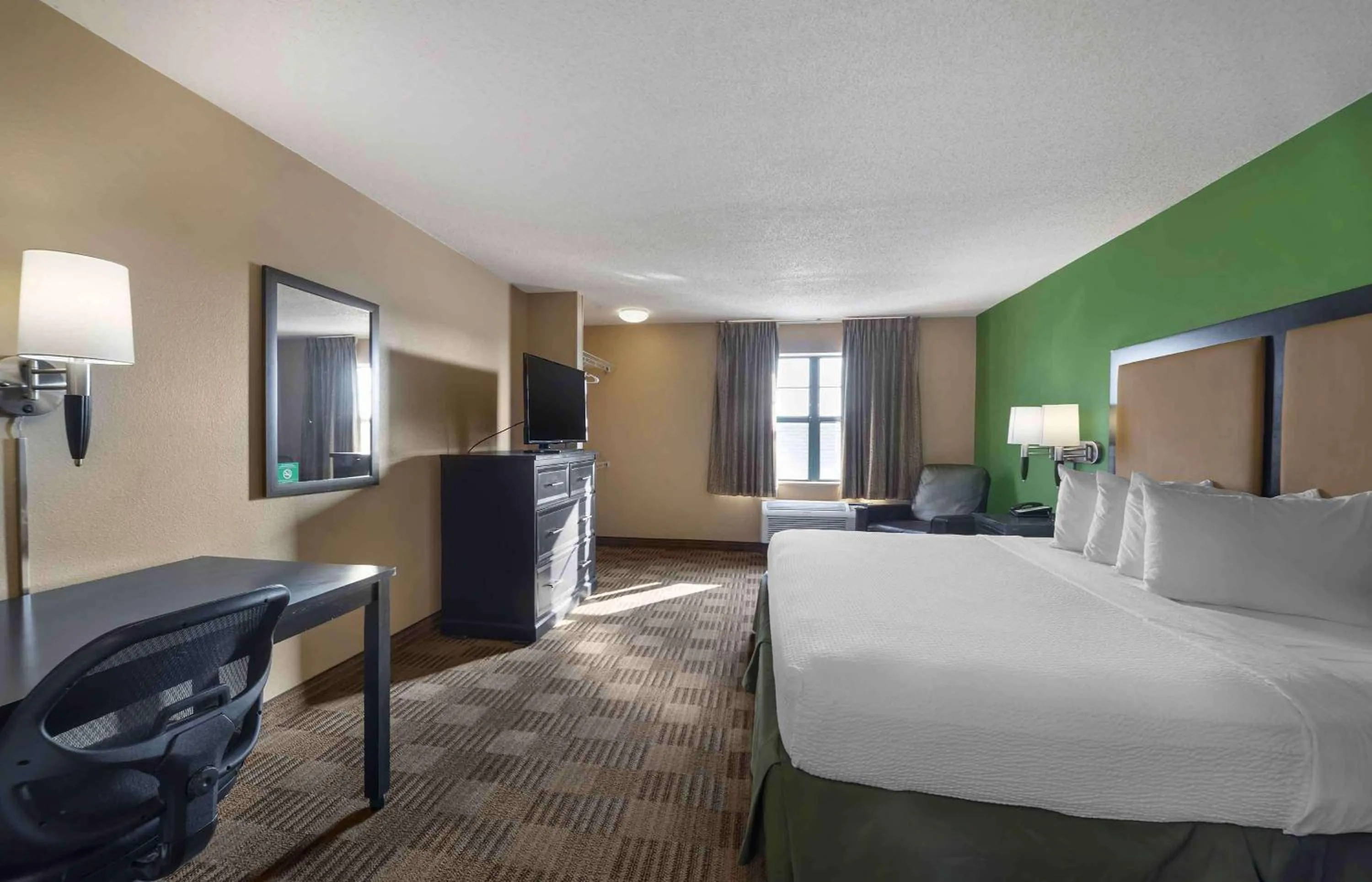 Bedroom in Extended Stay America Suites - Oklahoma City - Airport
