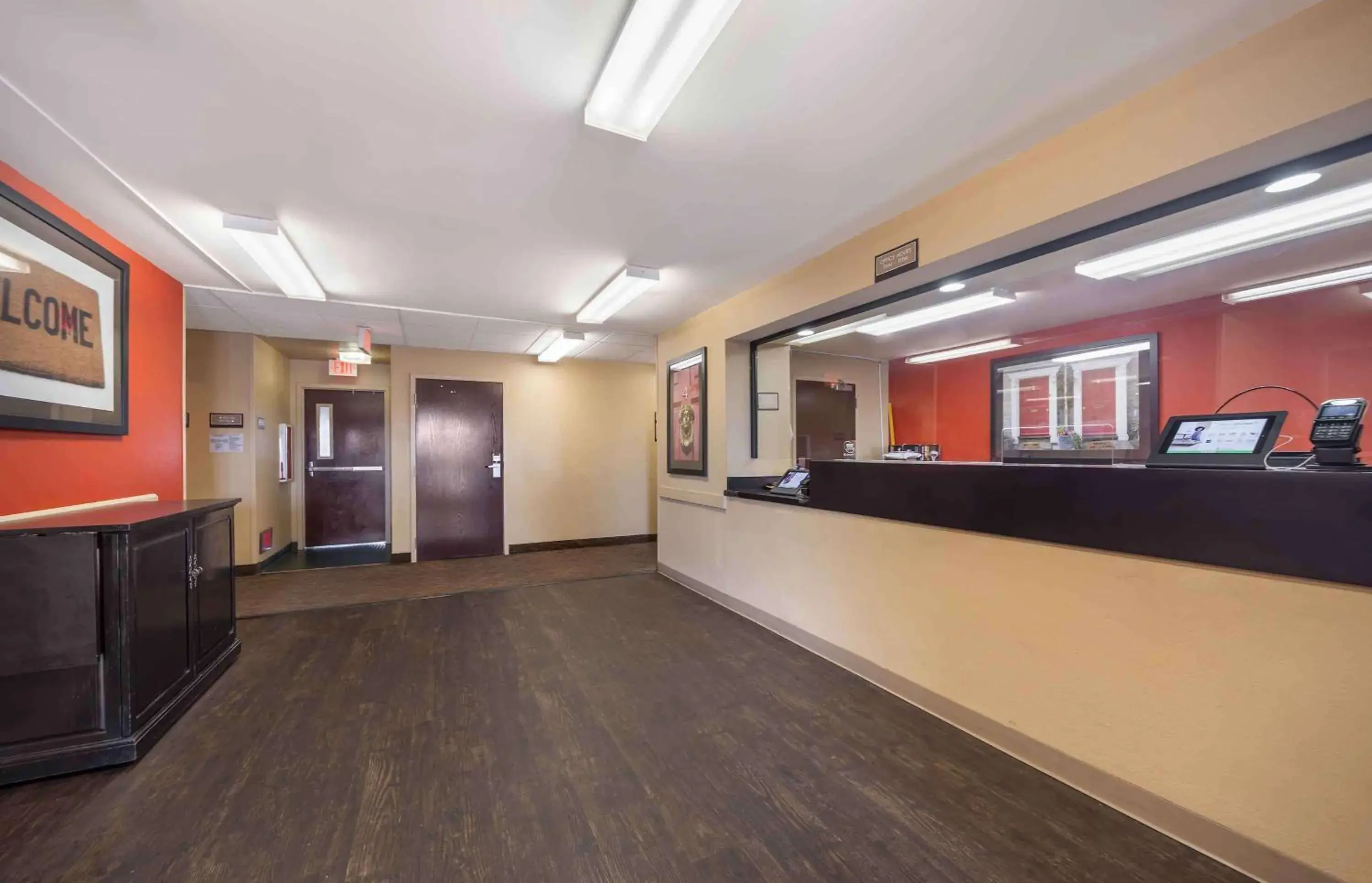 Lobby or reception in Extended Stay America Suites - Oklahoma City - Airport Lobby or reception in Extended Stay America Suites - Oklahoma City - Airport