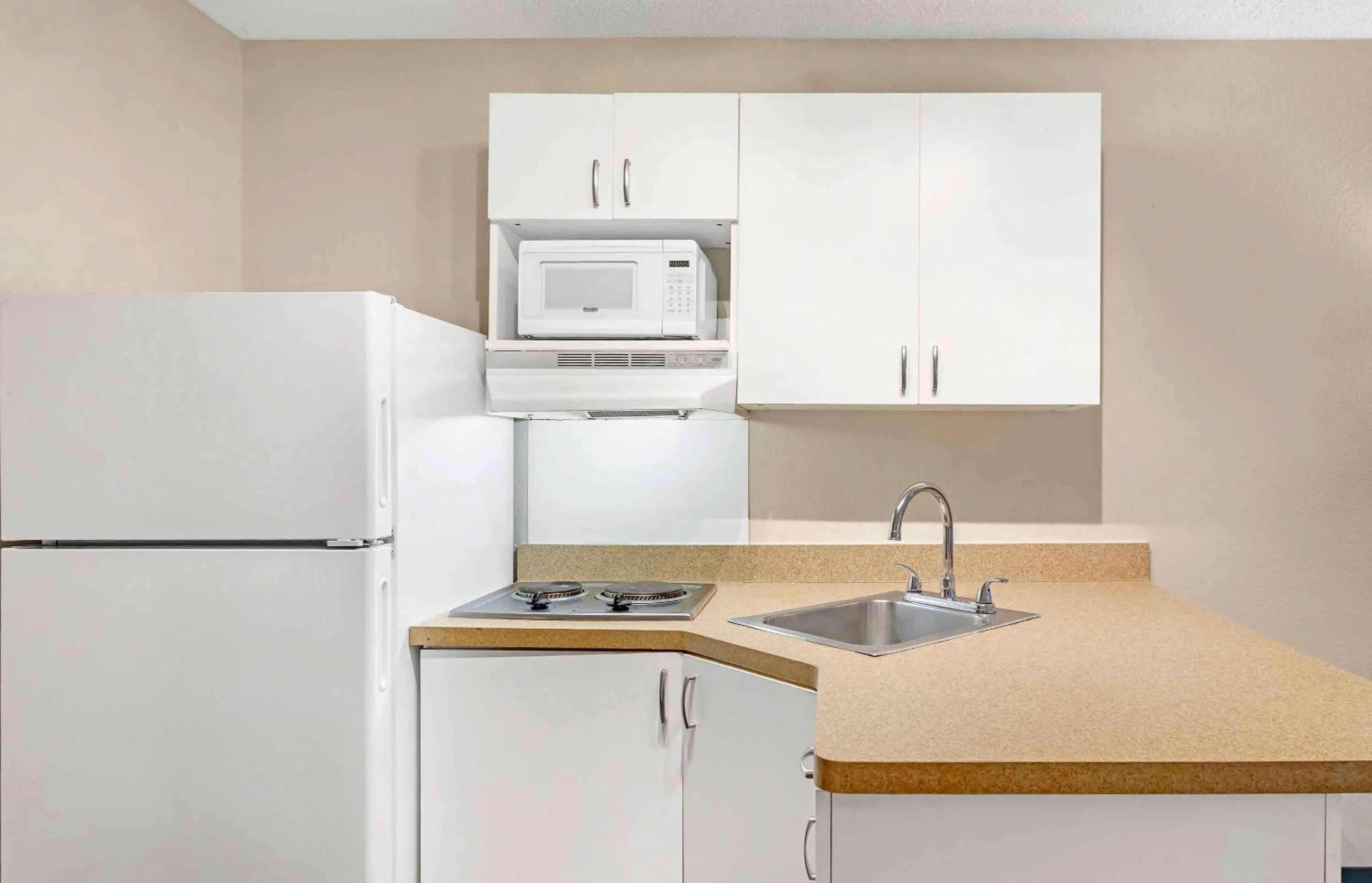 Kitchen or kitchenette in Extended Stay America Suites - Asheville - Tunnel Rd
