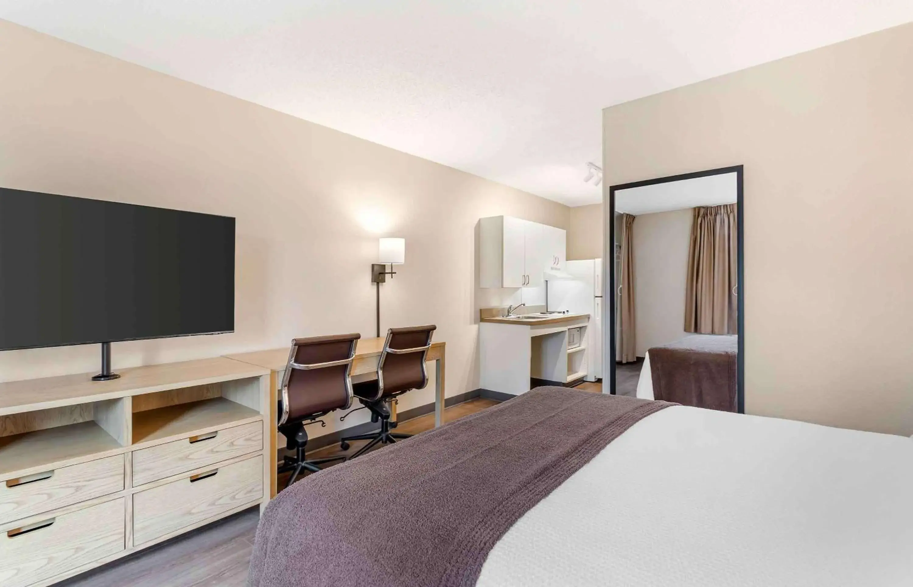 Bedroom, Bed in Extended Stay America Suites - Asheville - Tunnel Rd Bedroom, Bed in Extended Stay America Suites - Asheville - Tunnel Rd